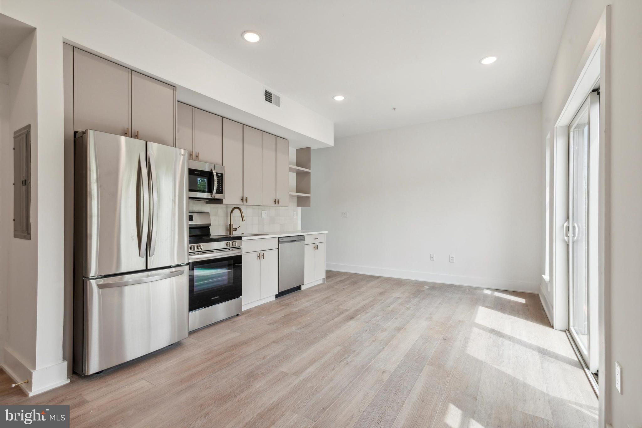 367 W HORTTER STREET 403