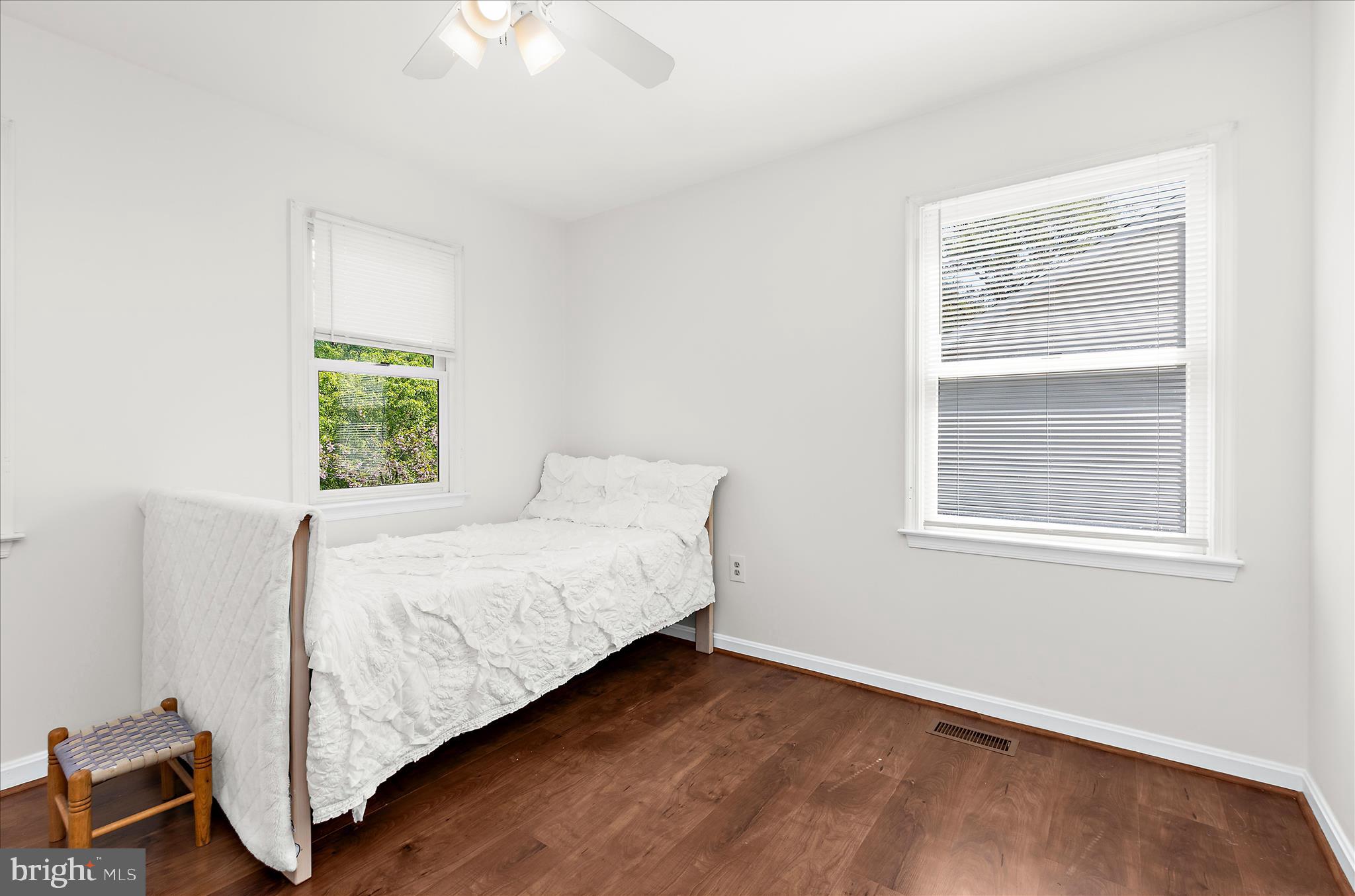 MANORS OF CROFTON - Residential