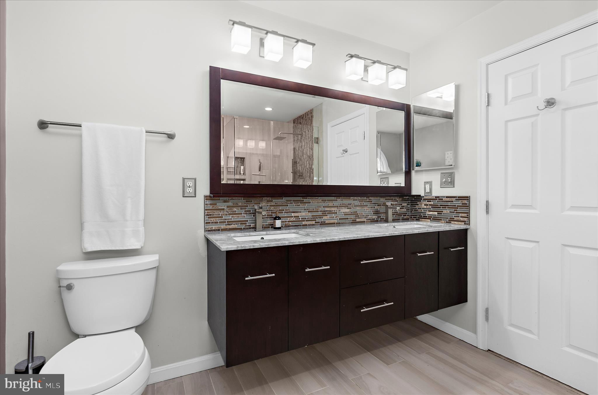 MANORS OF CROFTON - Residential