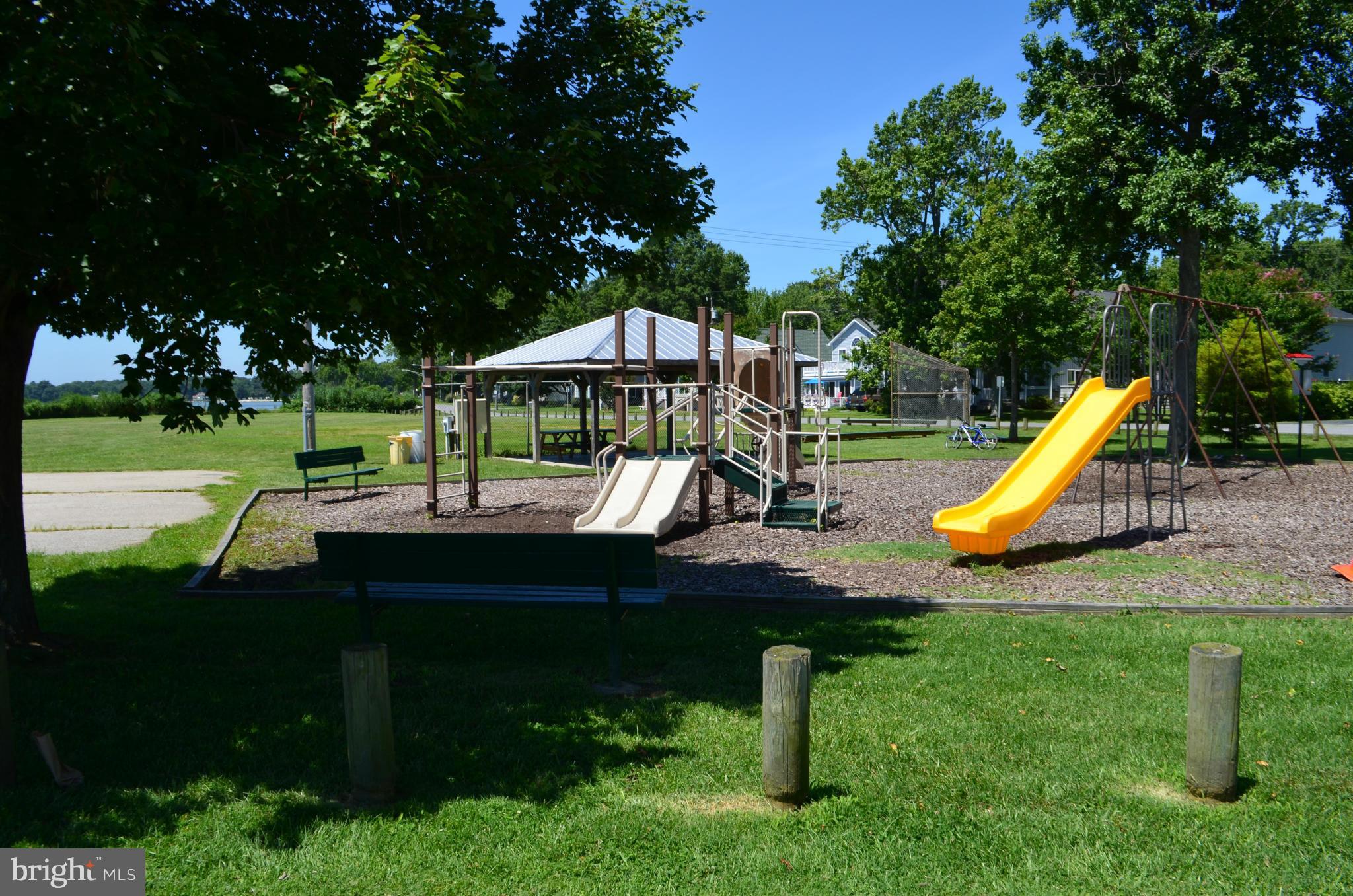 FRANKLIN MANOR BEACH - Residential
