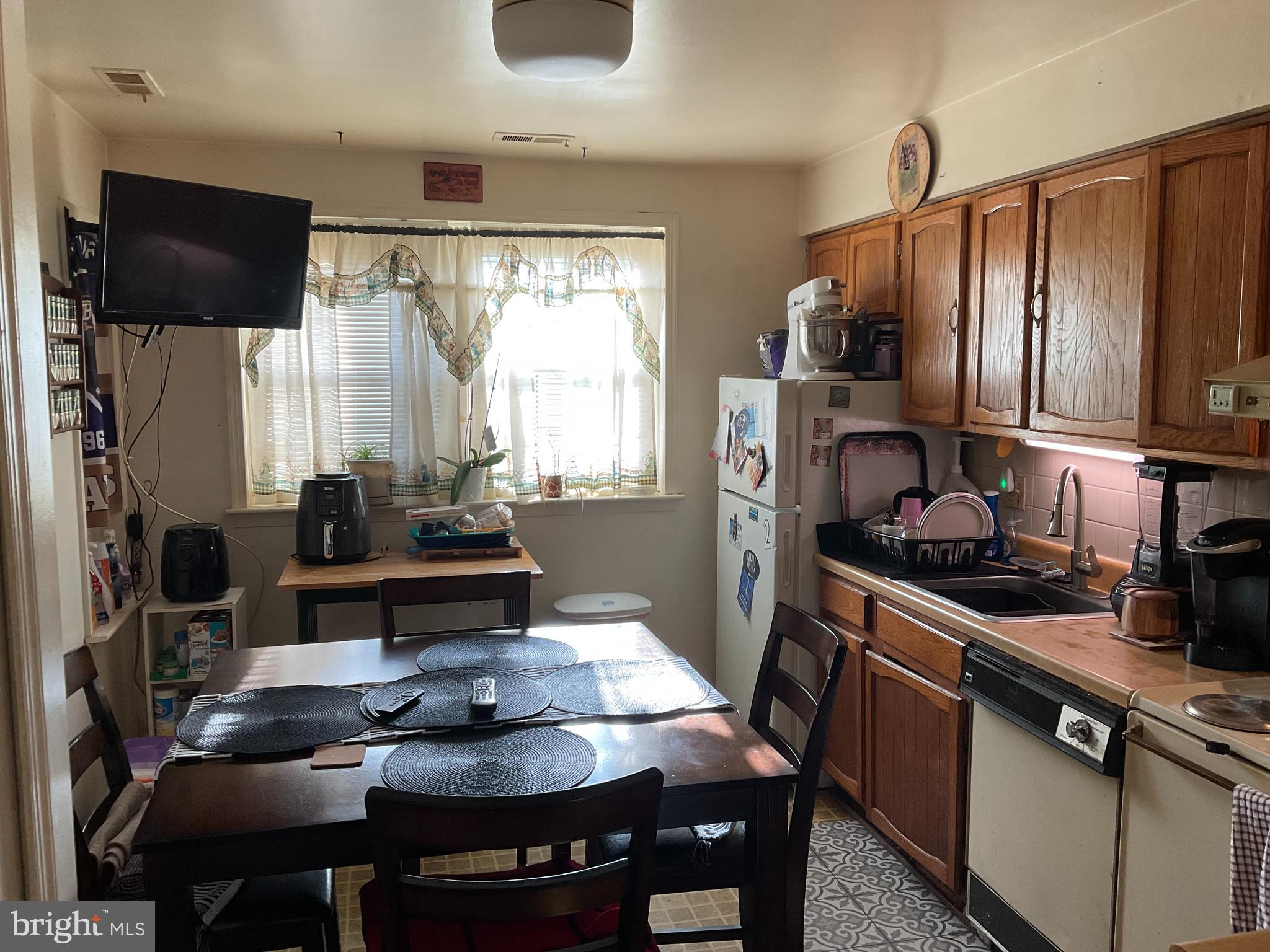 22 KETTLE COURT 7-12F