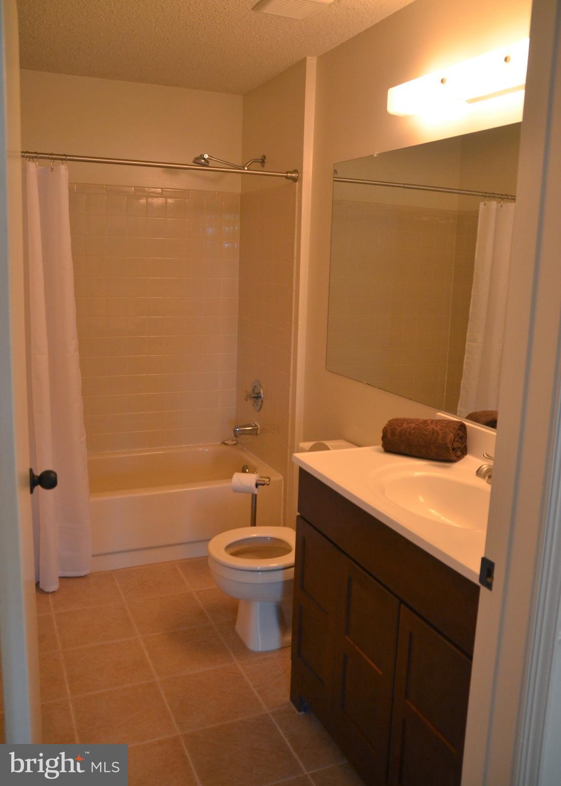 SOCIETY HILL II HAMI - Residential Lease