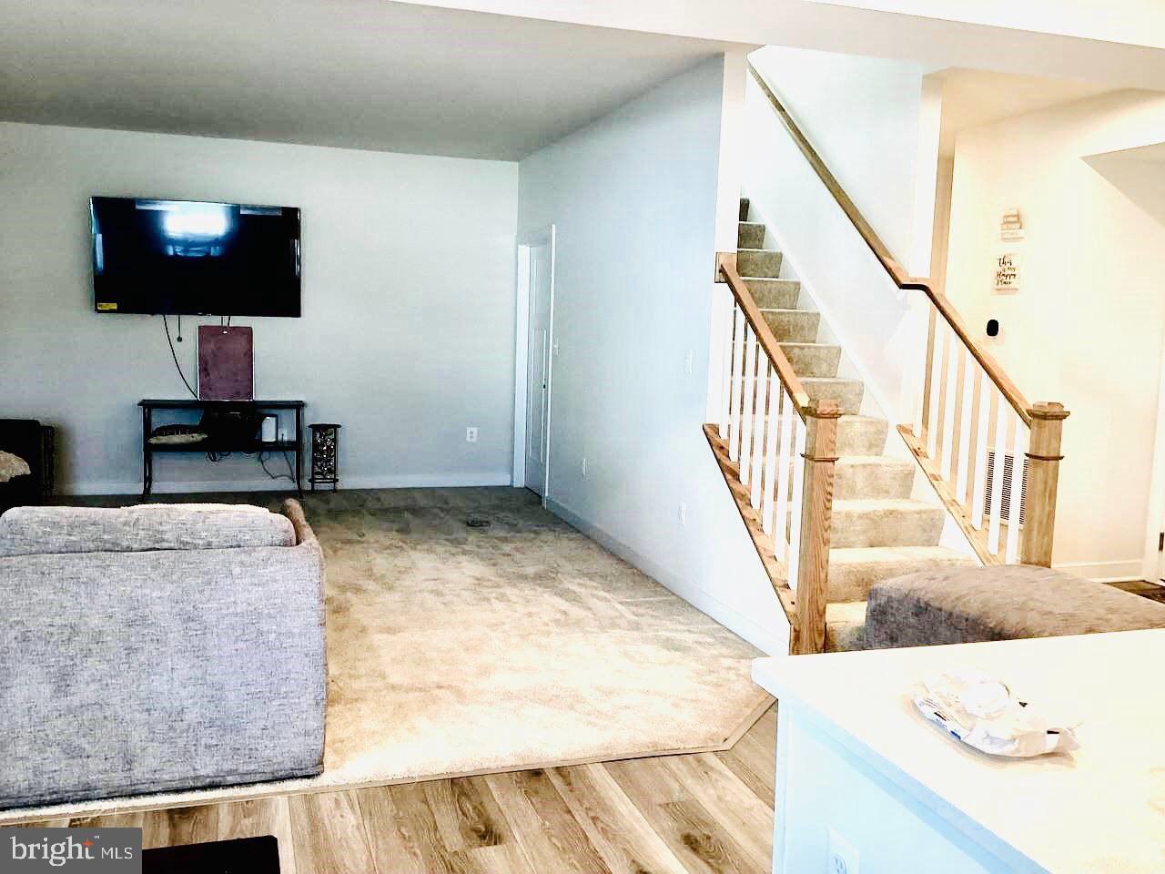484 BRIDGEPOINT DRIVE