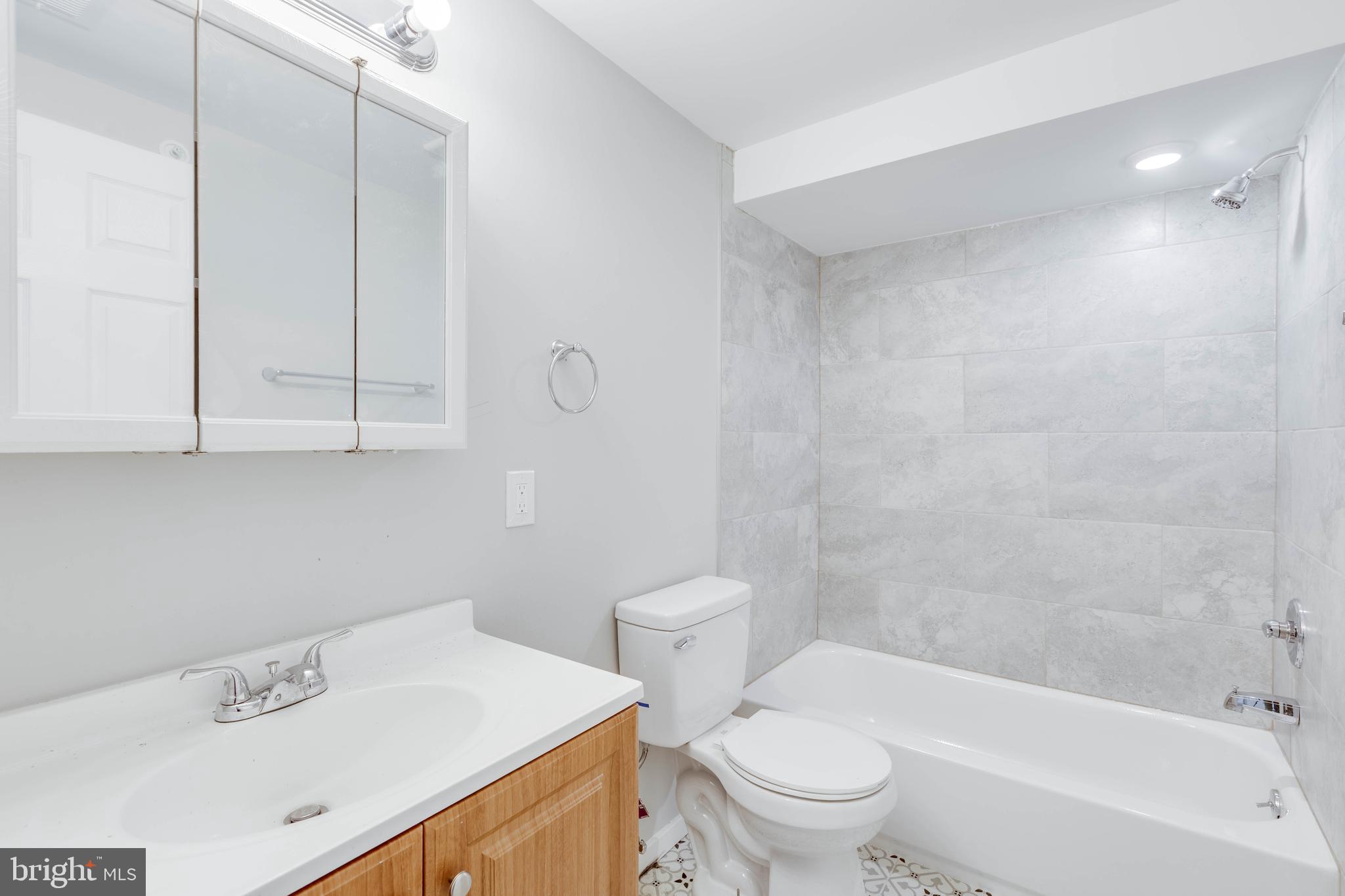 TEMPLE UNIVERSITY - Residential Lease