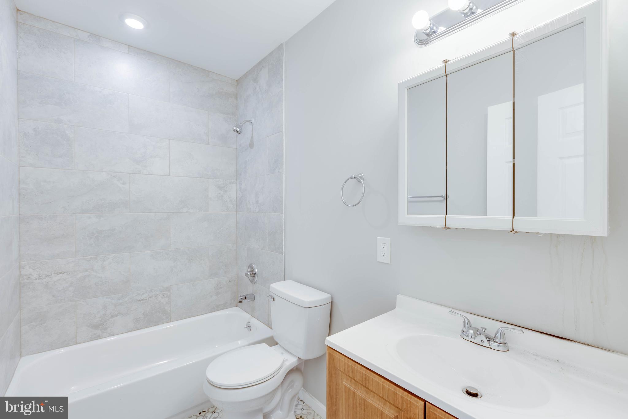 TEMPLE UNIVERSITY - Residential Lease