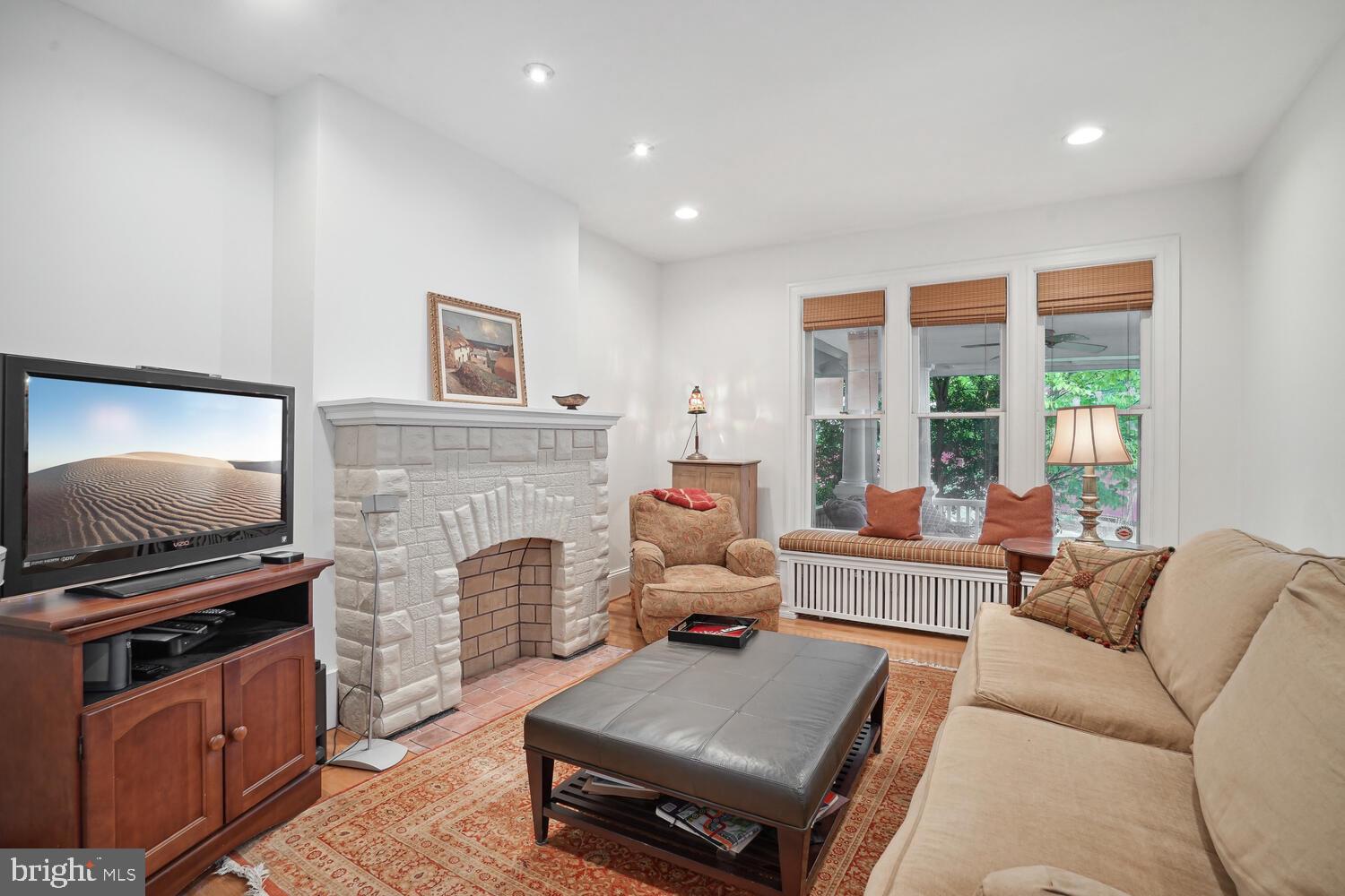 2924 NEWARK STREET NW