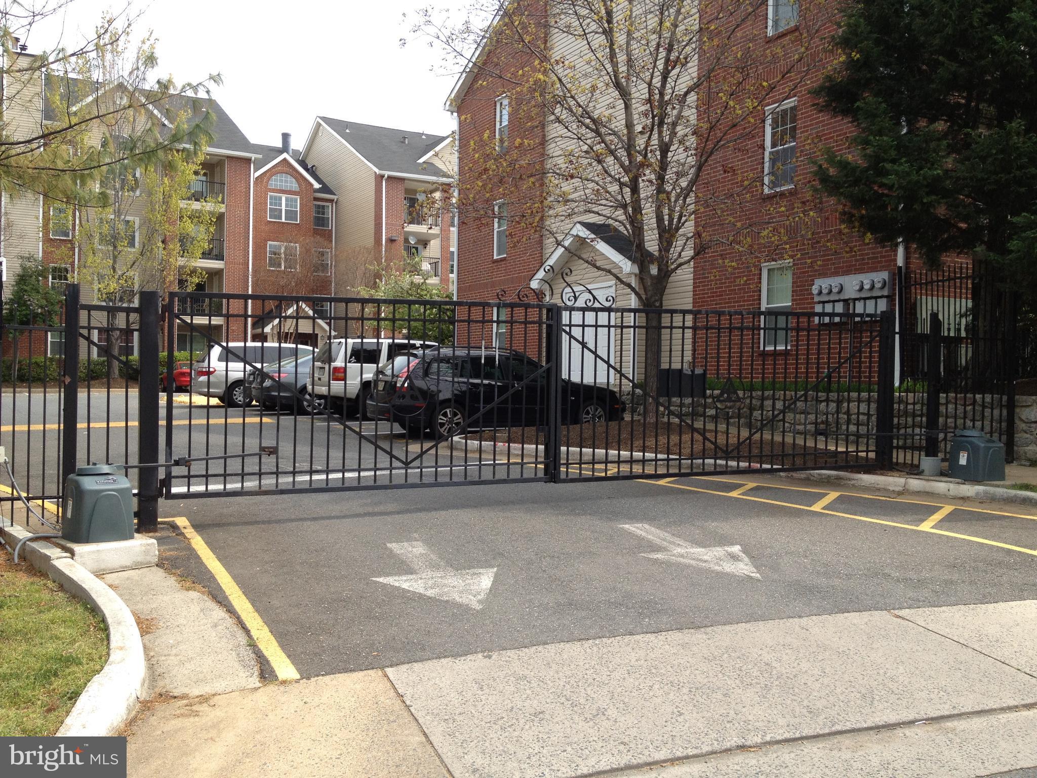 POINTE AT PARK CENTER - Residential Lease