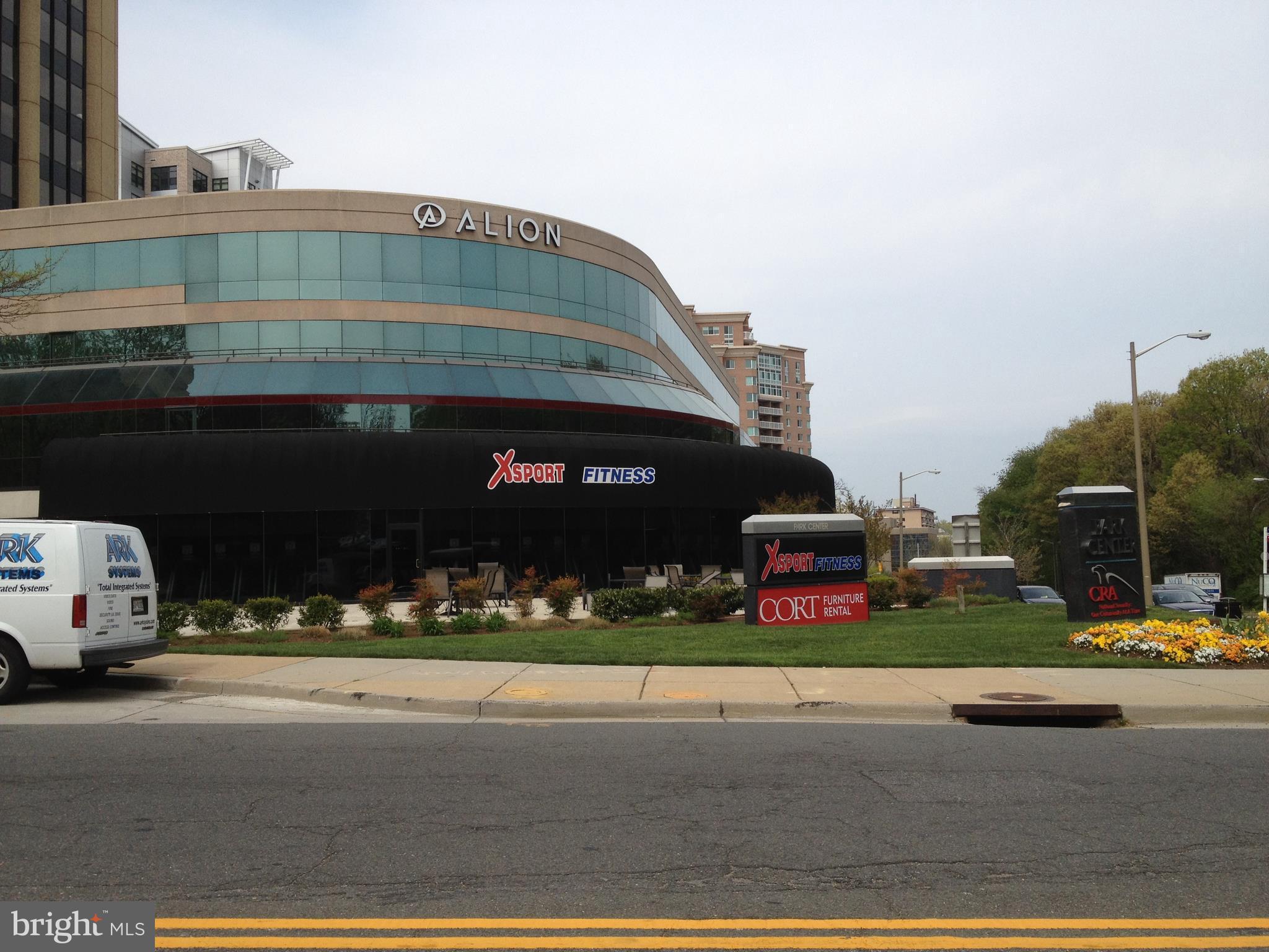 POINTE AT PARK CENTER - Residential Lease