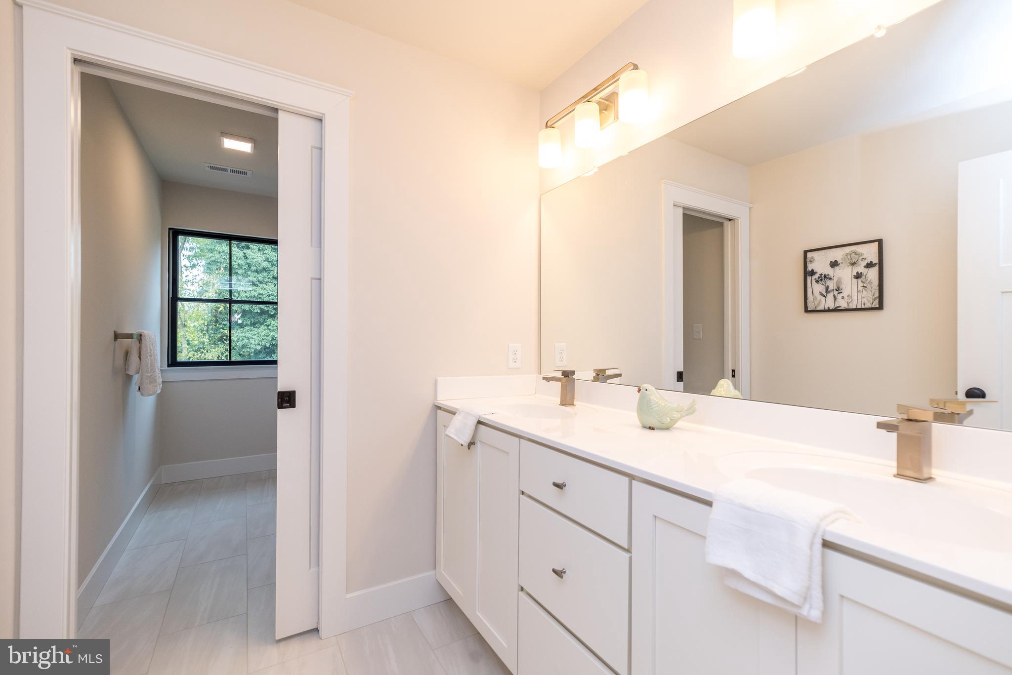 GLADWYNE - Residential