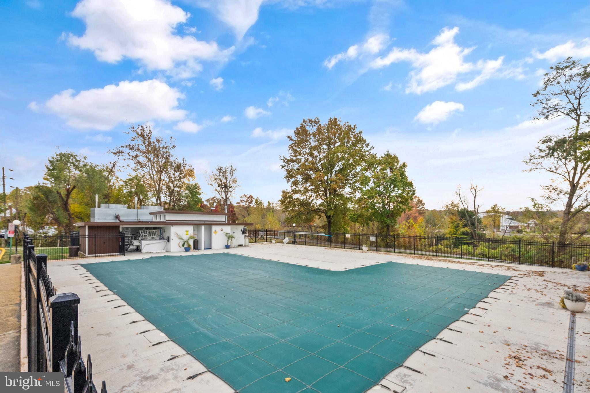 FORTY SIX HUNDRED - Residential