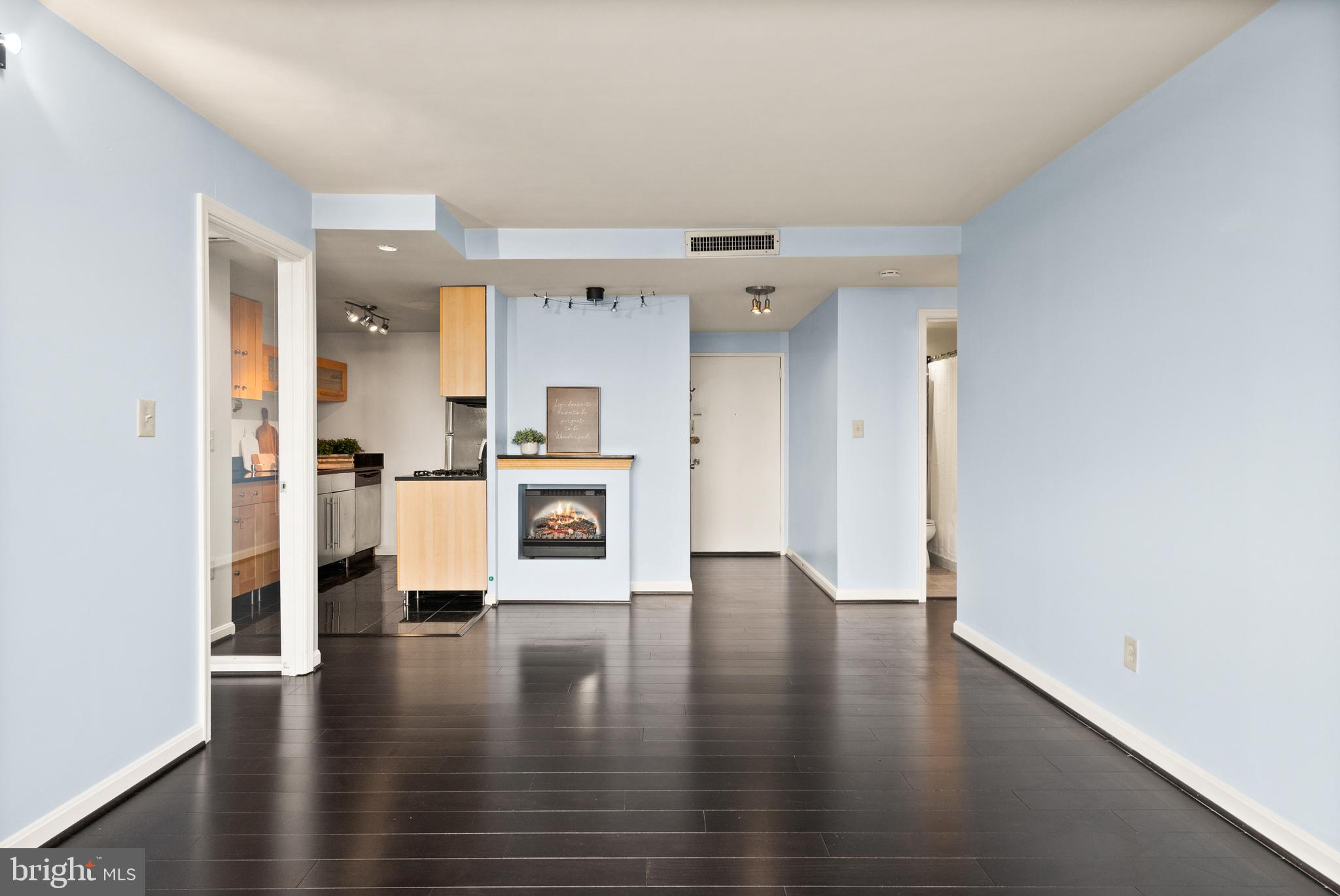 FORTY SIX HUNDRED - Residential