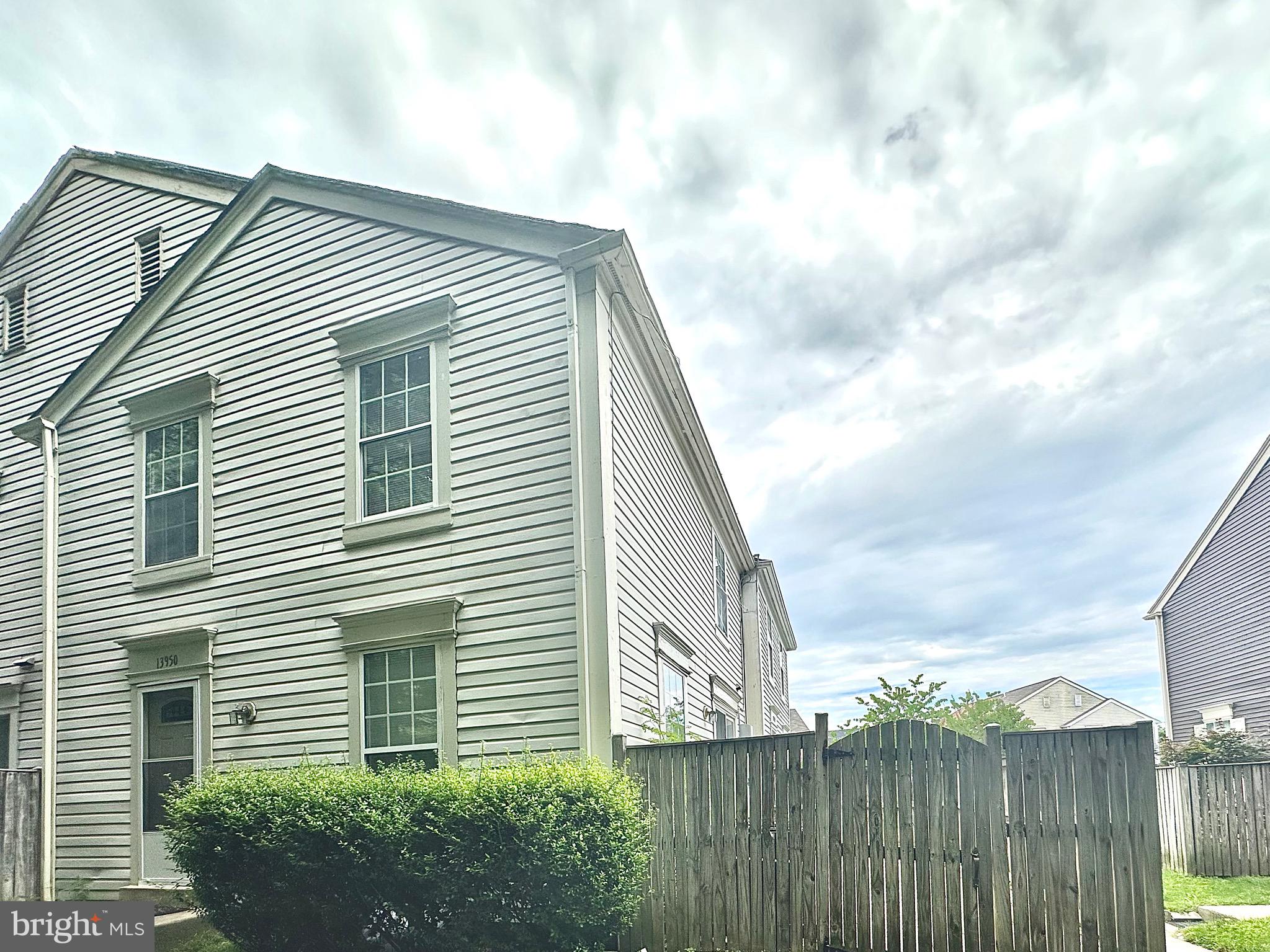 LONGMEAD - Residential