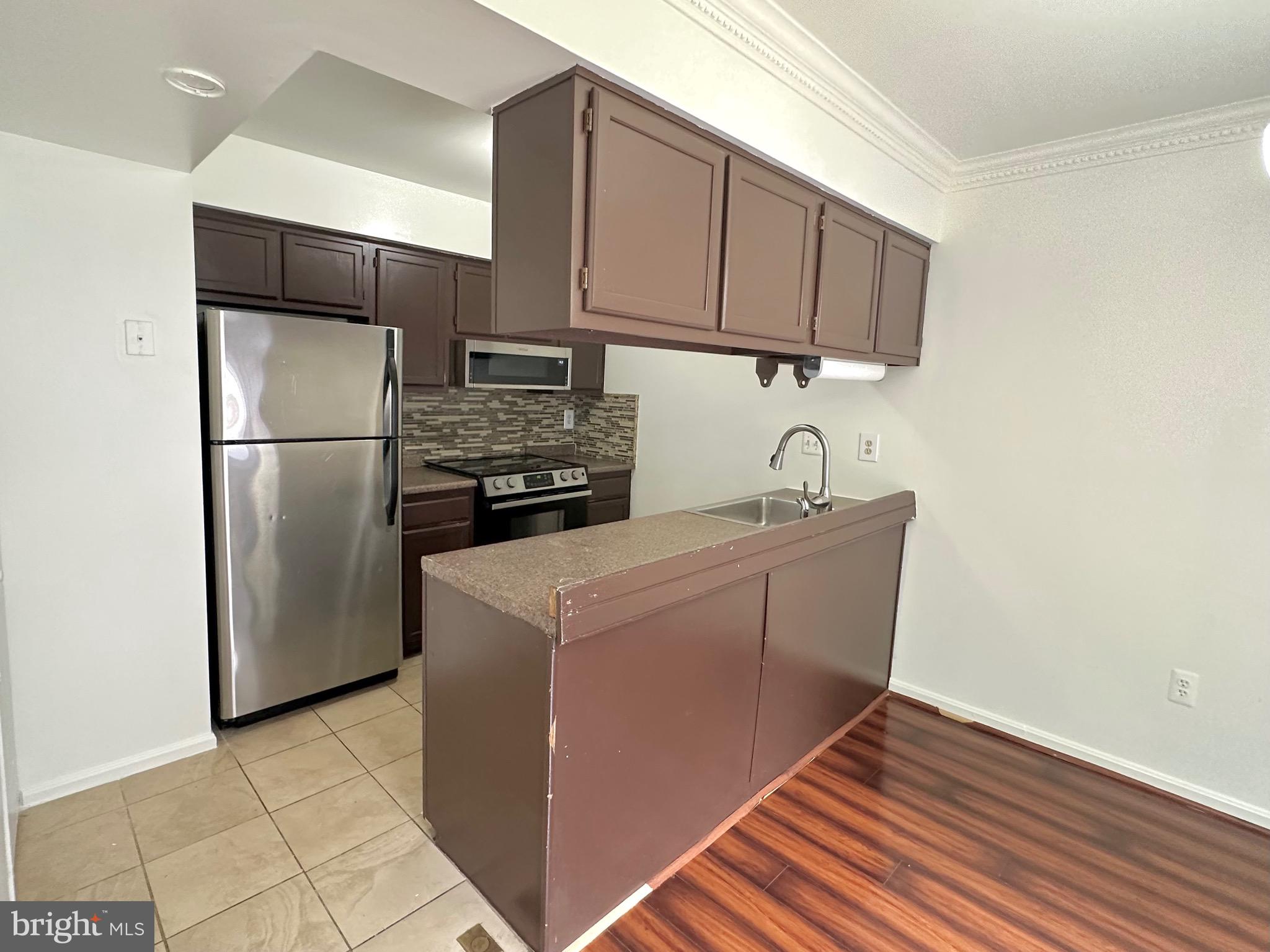 LONGMEAD - Residential