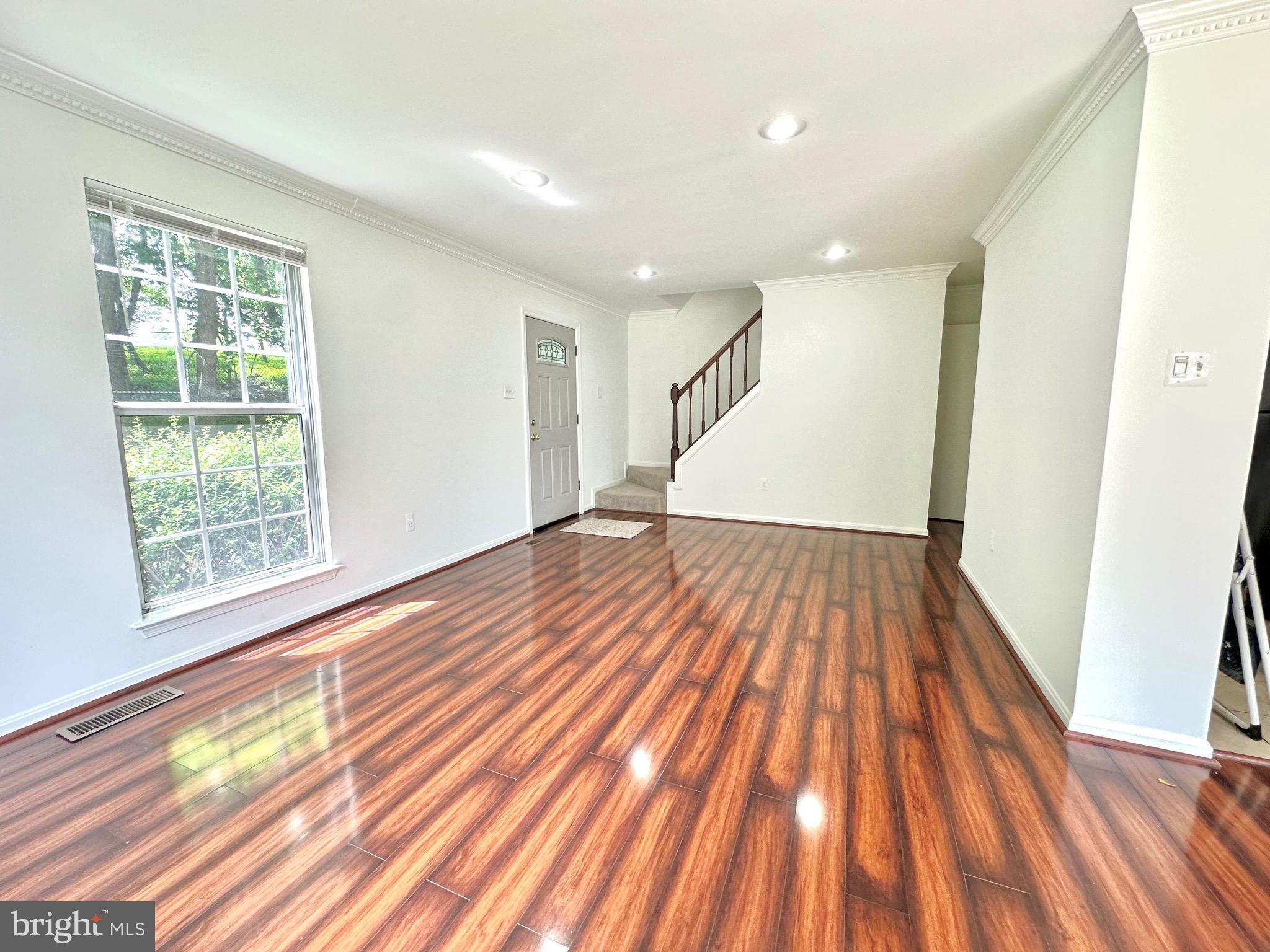 LONGMEAD - Residential