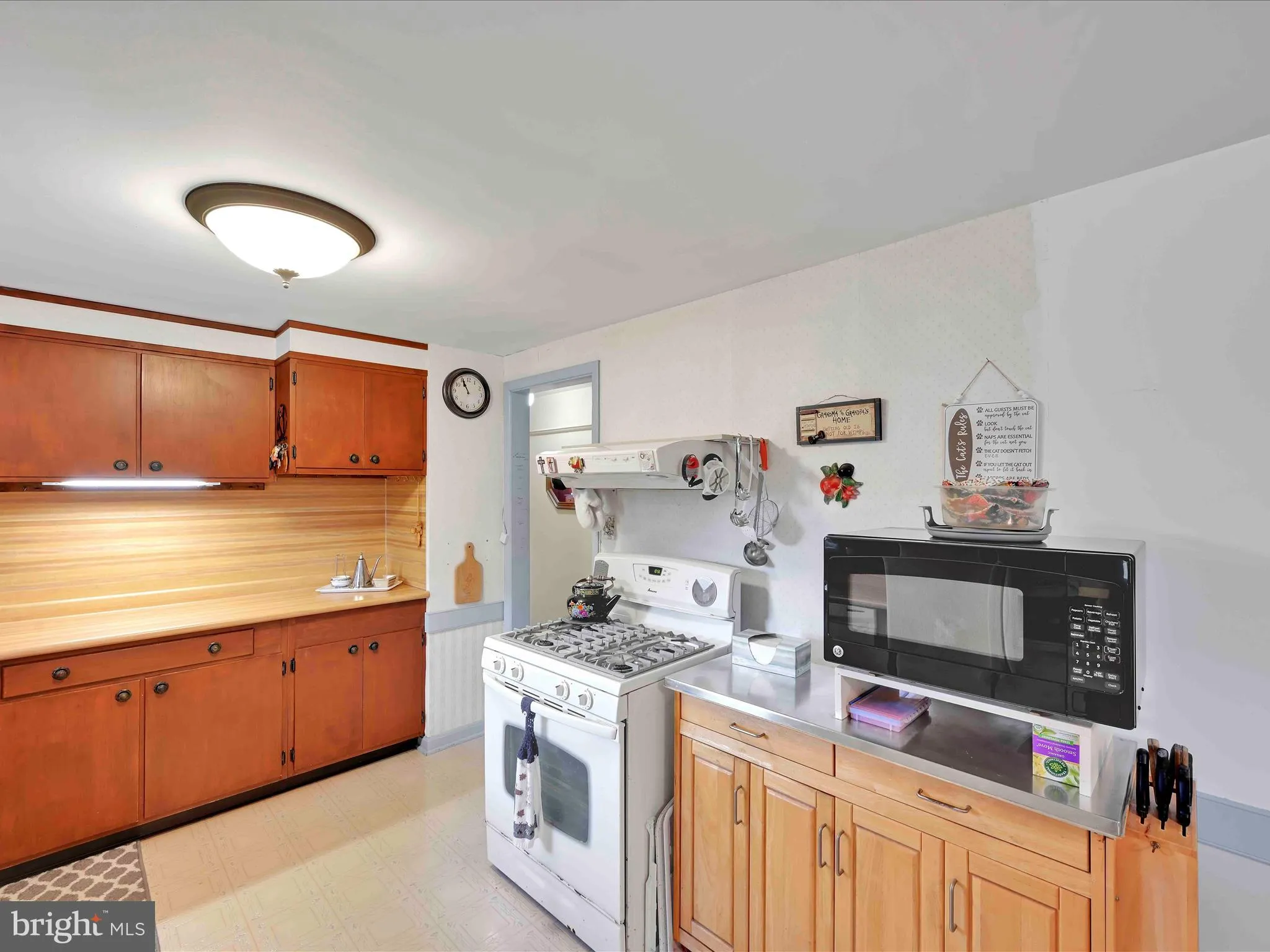 Lancaster, Pennsylvania 17603, United States, 3 Bedrooms Bedrooms, ,1 BathroomBathrooms,Residential,Active,192781