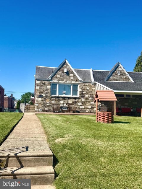 Townhouse For Sale - 1606 Fox Chase Road<br/> PHILADELPHIA, PA 19152