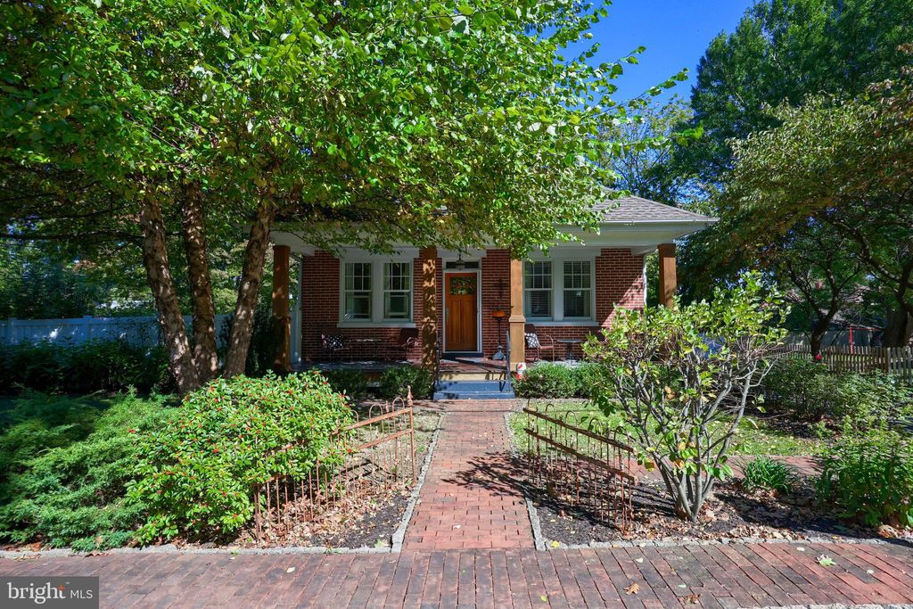 Photo of 9 Roselle Avenue, LANCASTER, PA 17603 (MLS # PALA2079452)