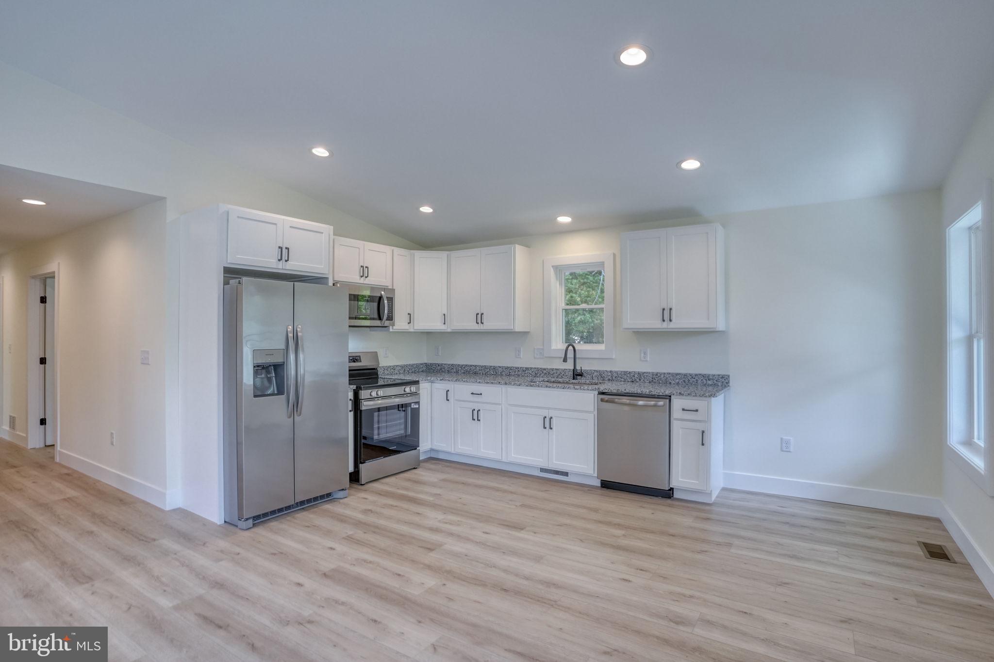 207 CHARLES WAY
