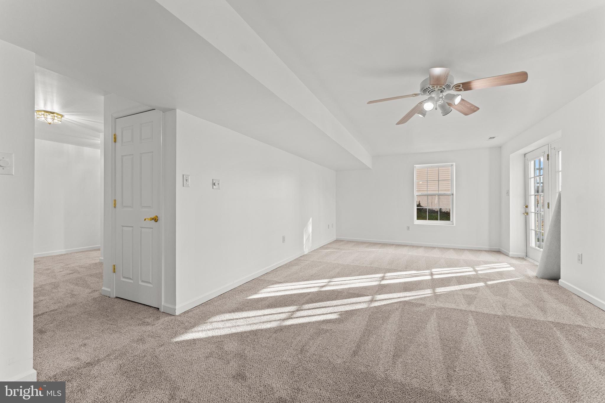 REDWOOD LAKES - Residential