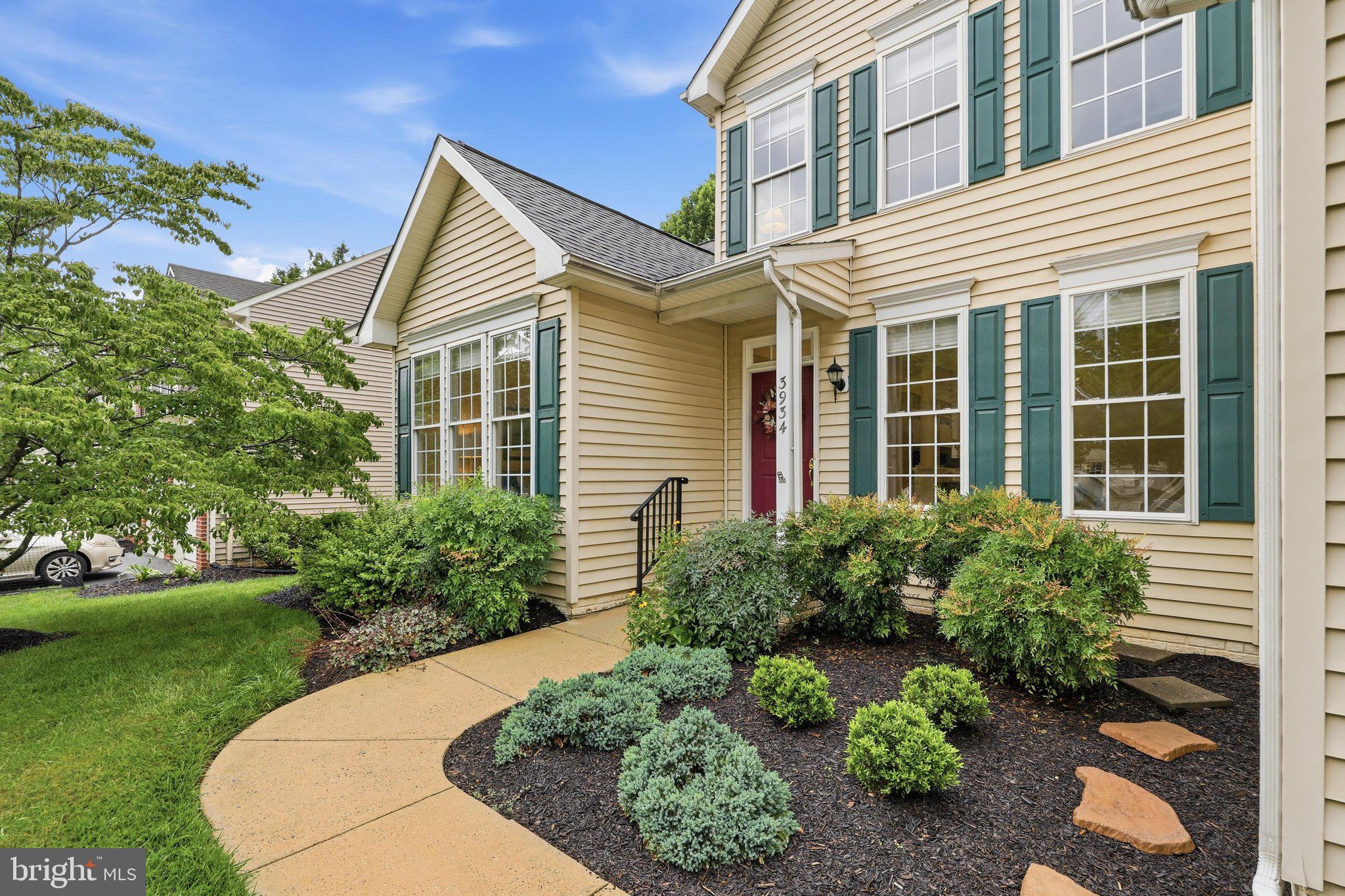 3934 SWEET BRIAR LANE