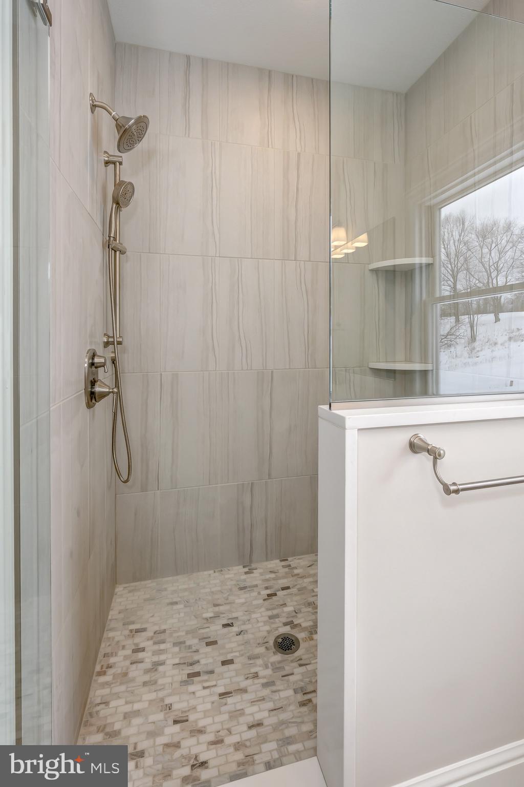 CEDAR VIEW - Residential