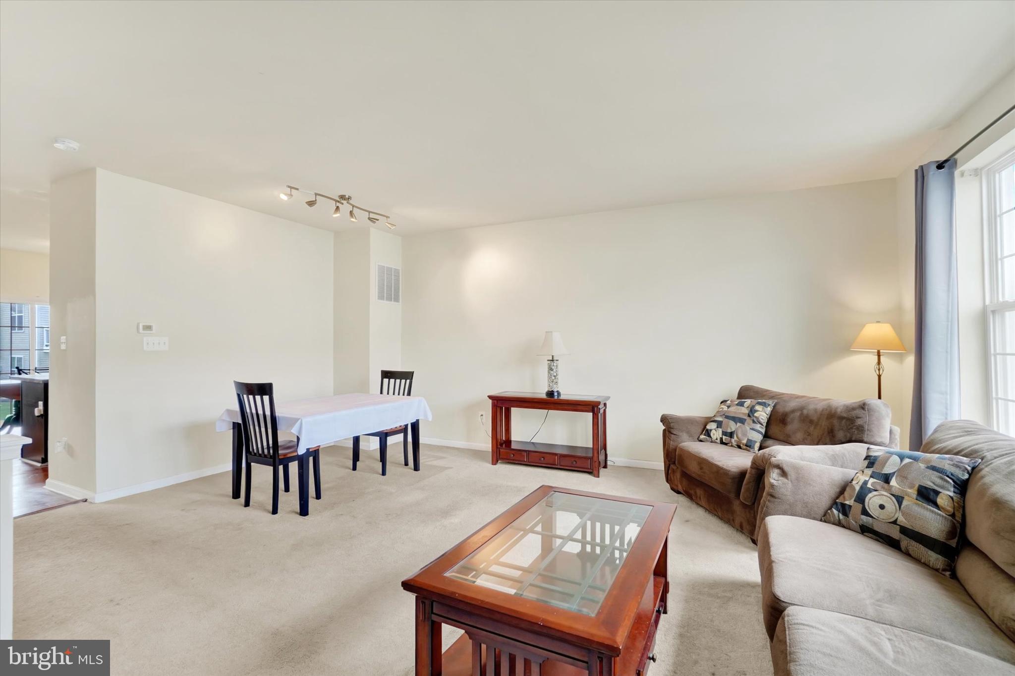 IRON BRIDGE LANDING - Residential