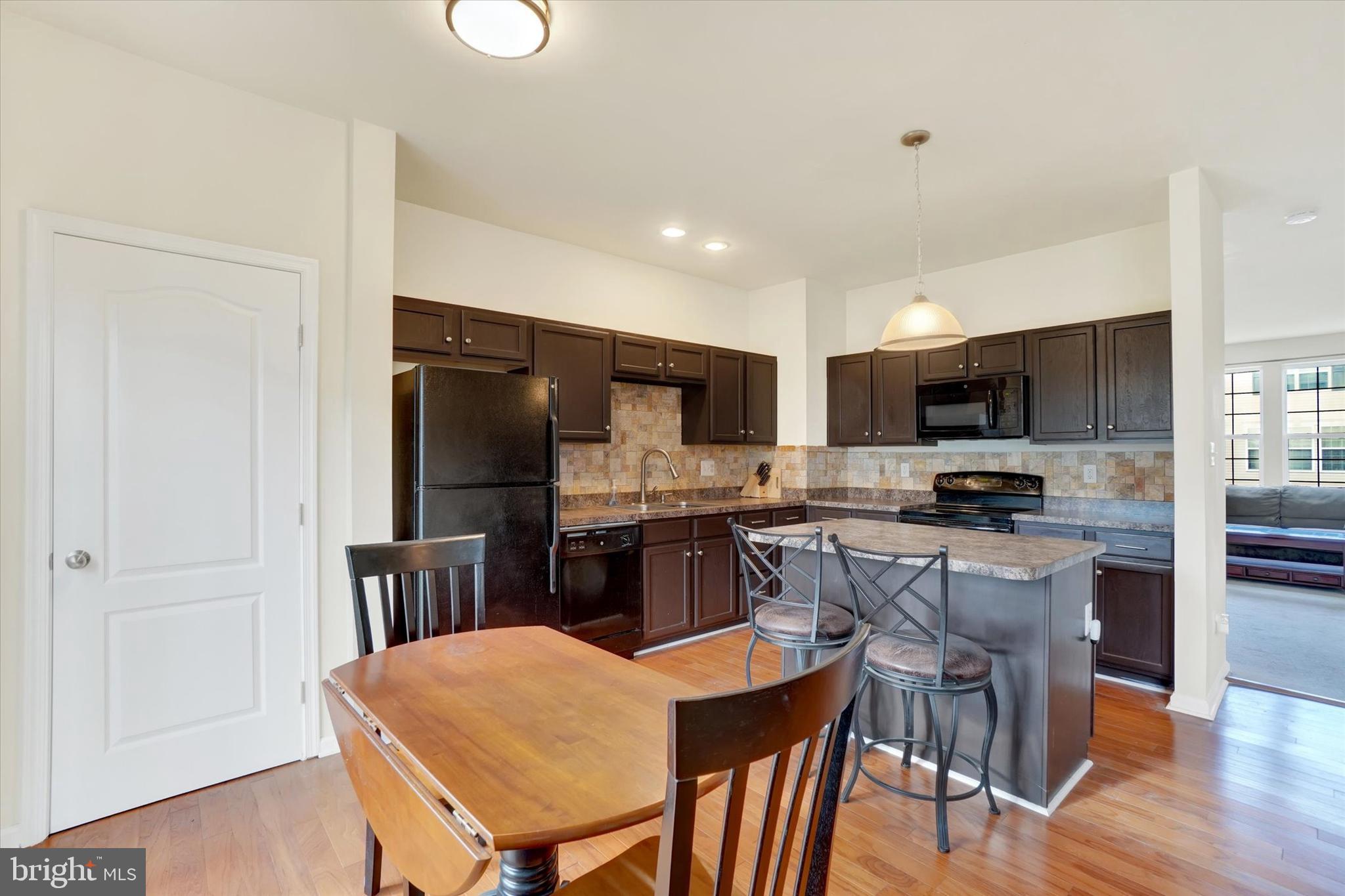 IRON BRIDGE LANDING - Residential