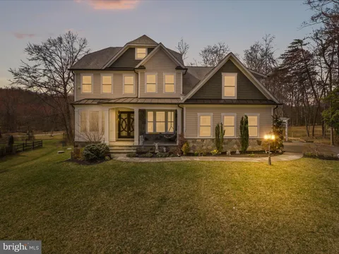 6248 Woodfair Drive, Fairfax Station, VA MLS: VAFX2228308
