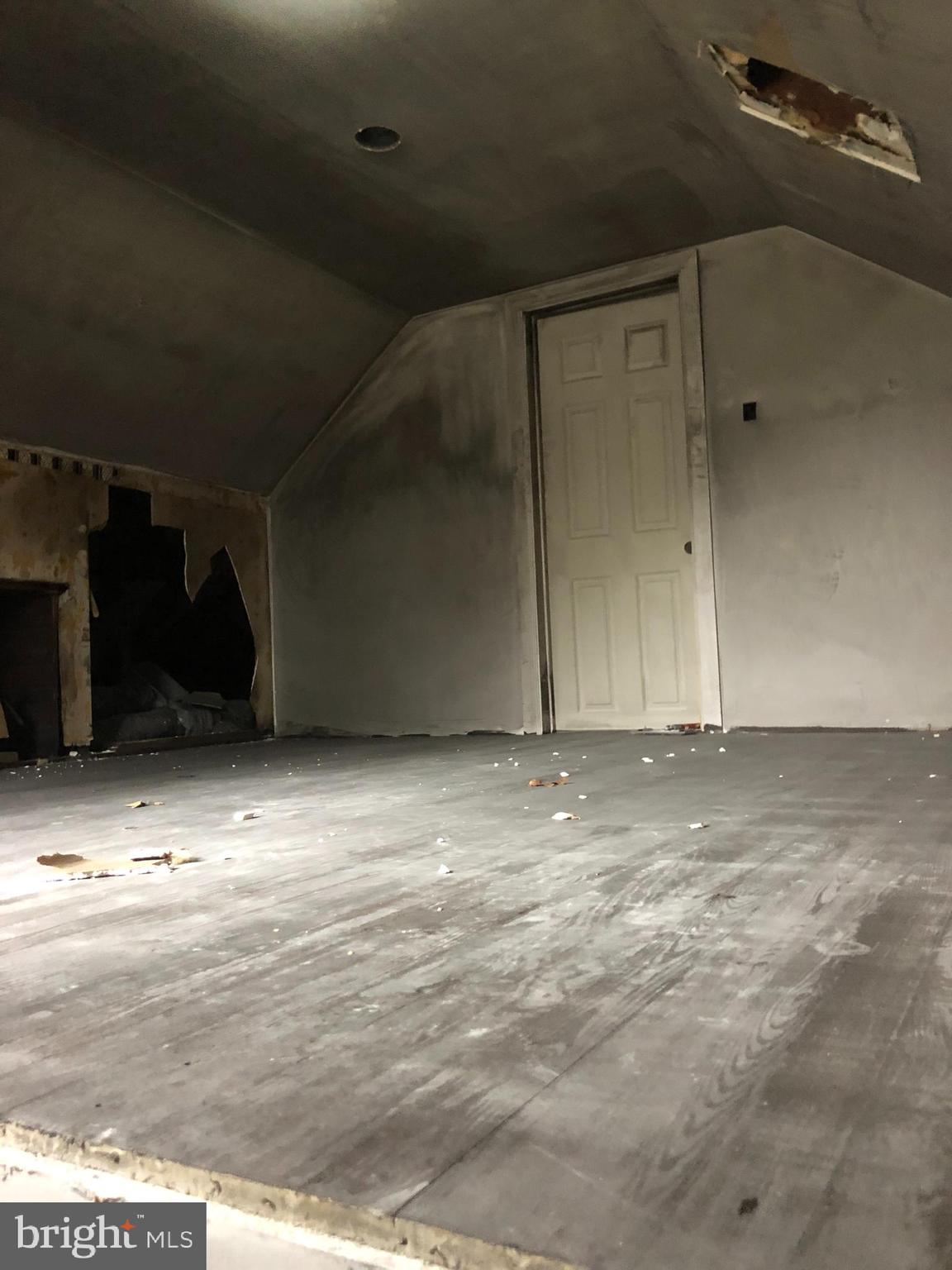 LANDSDOWNE - Residential