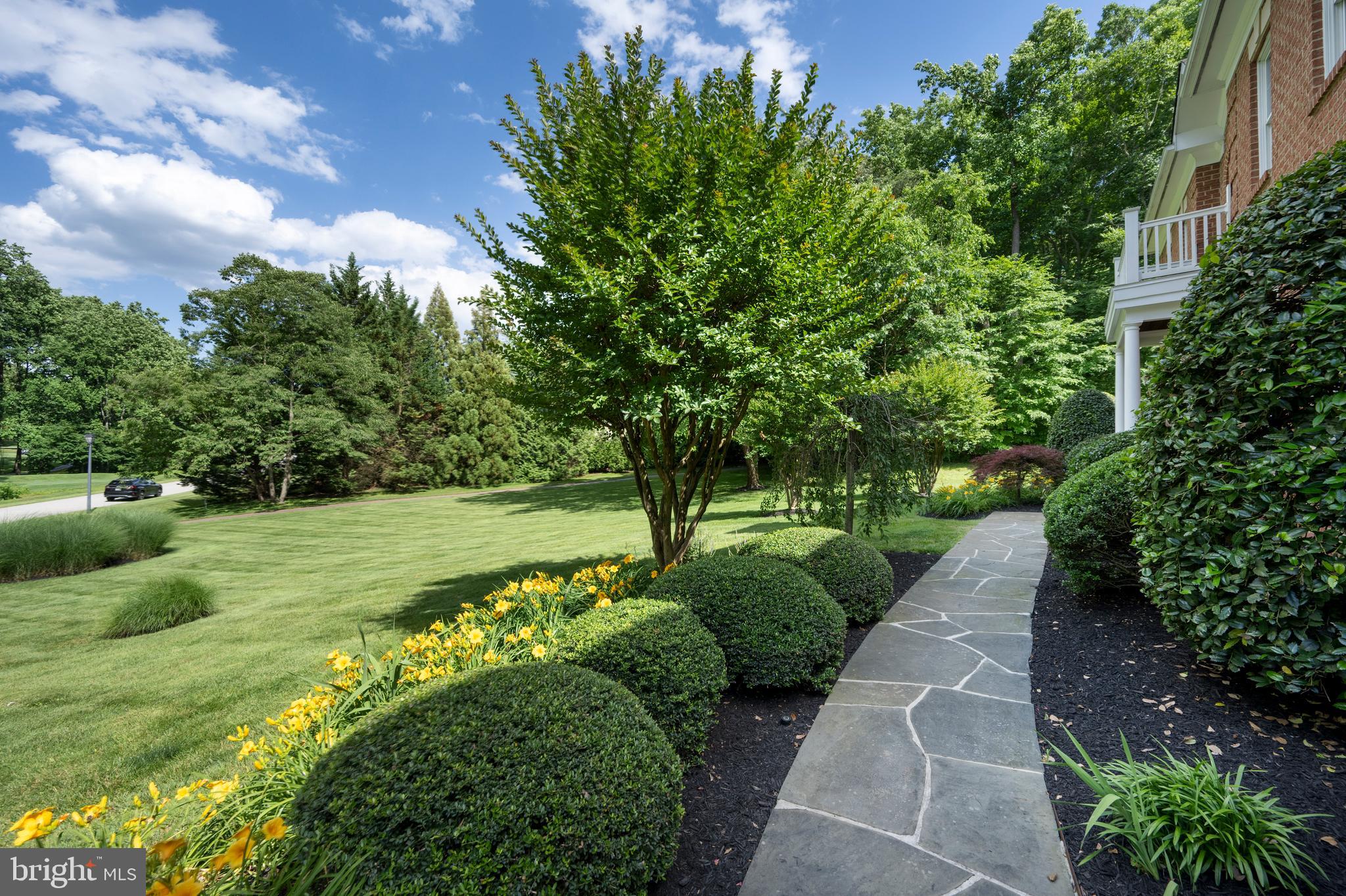 SOUTH RIVER COLONY - Residential