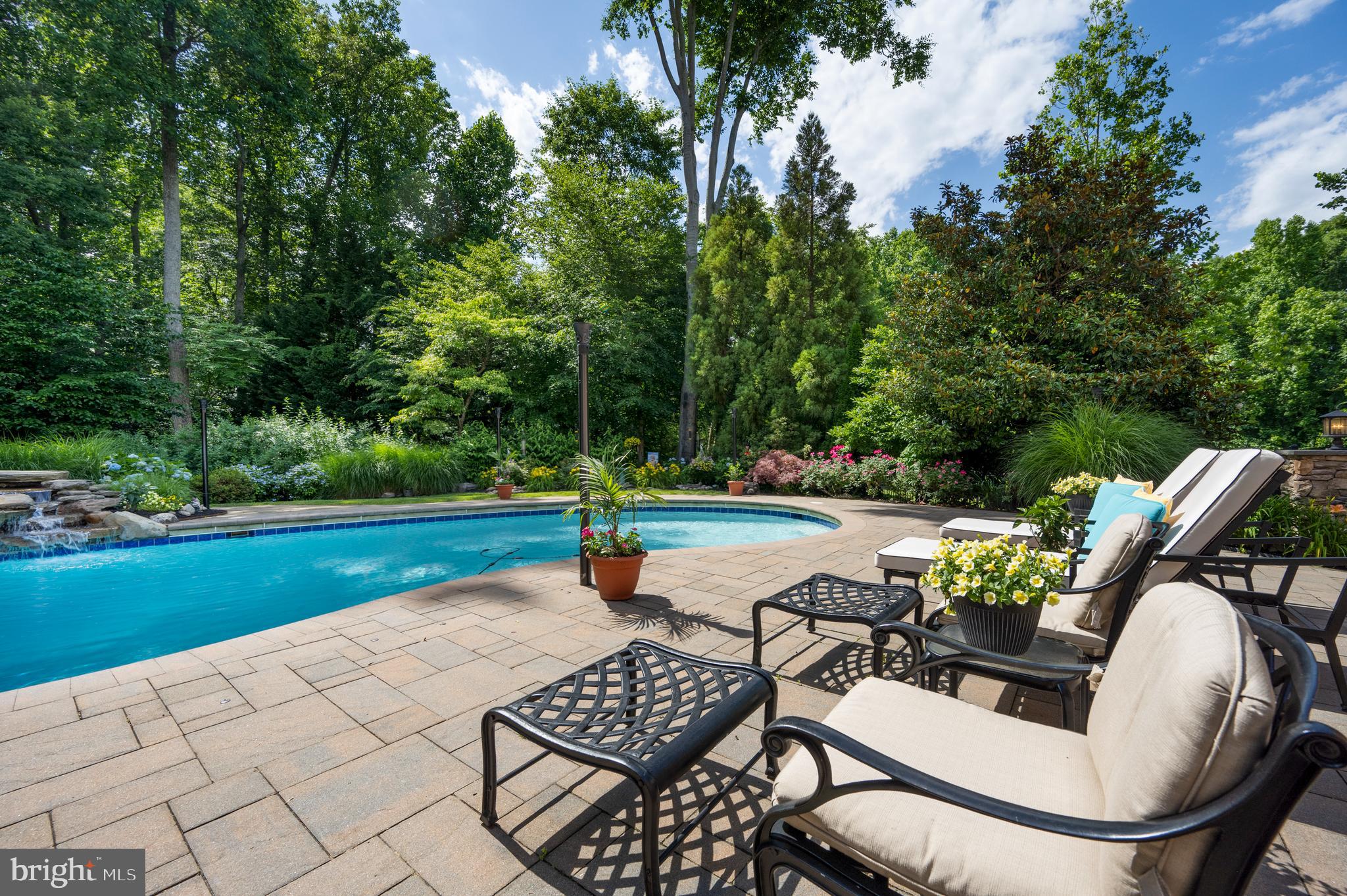 SOUTH RIVER COLONY - Residential