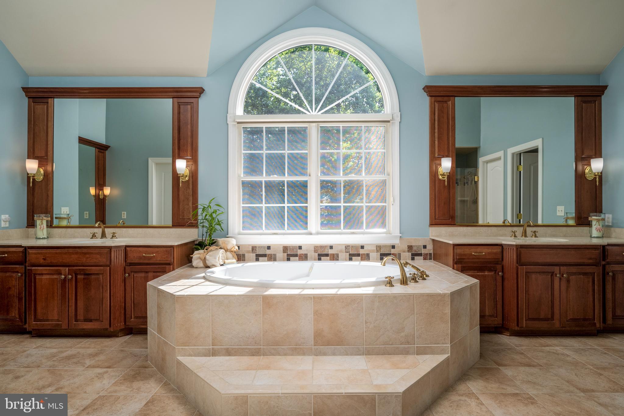 SOUTH RIVER COLONY - Residential