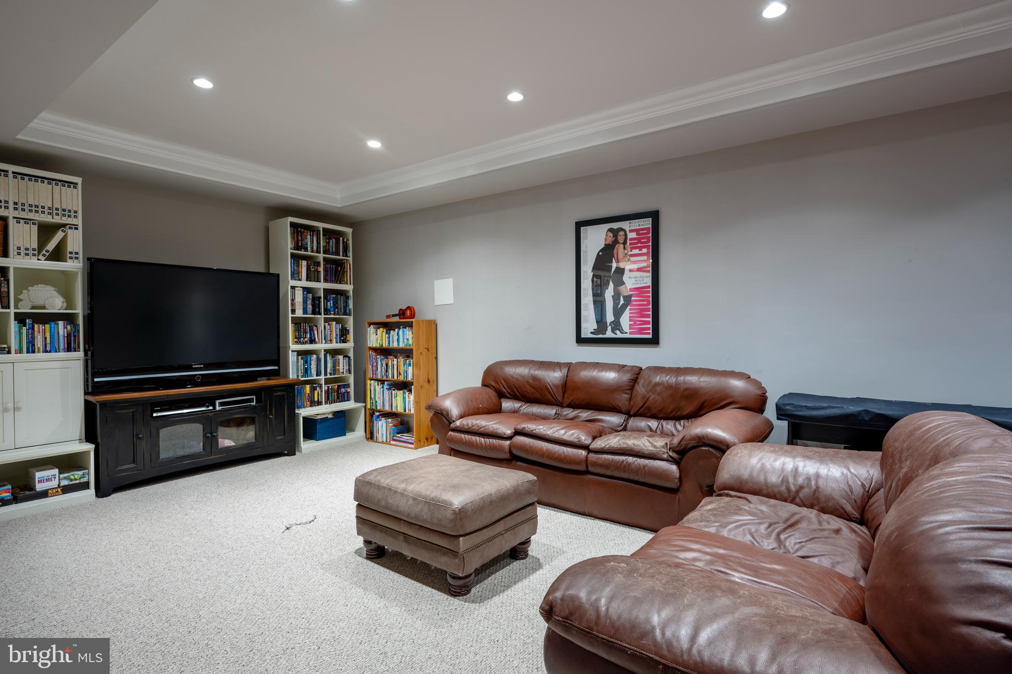 SOUTH RIVER COLONY - Residential