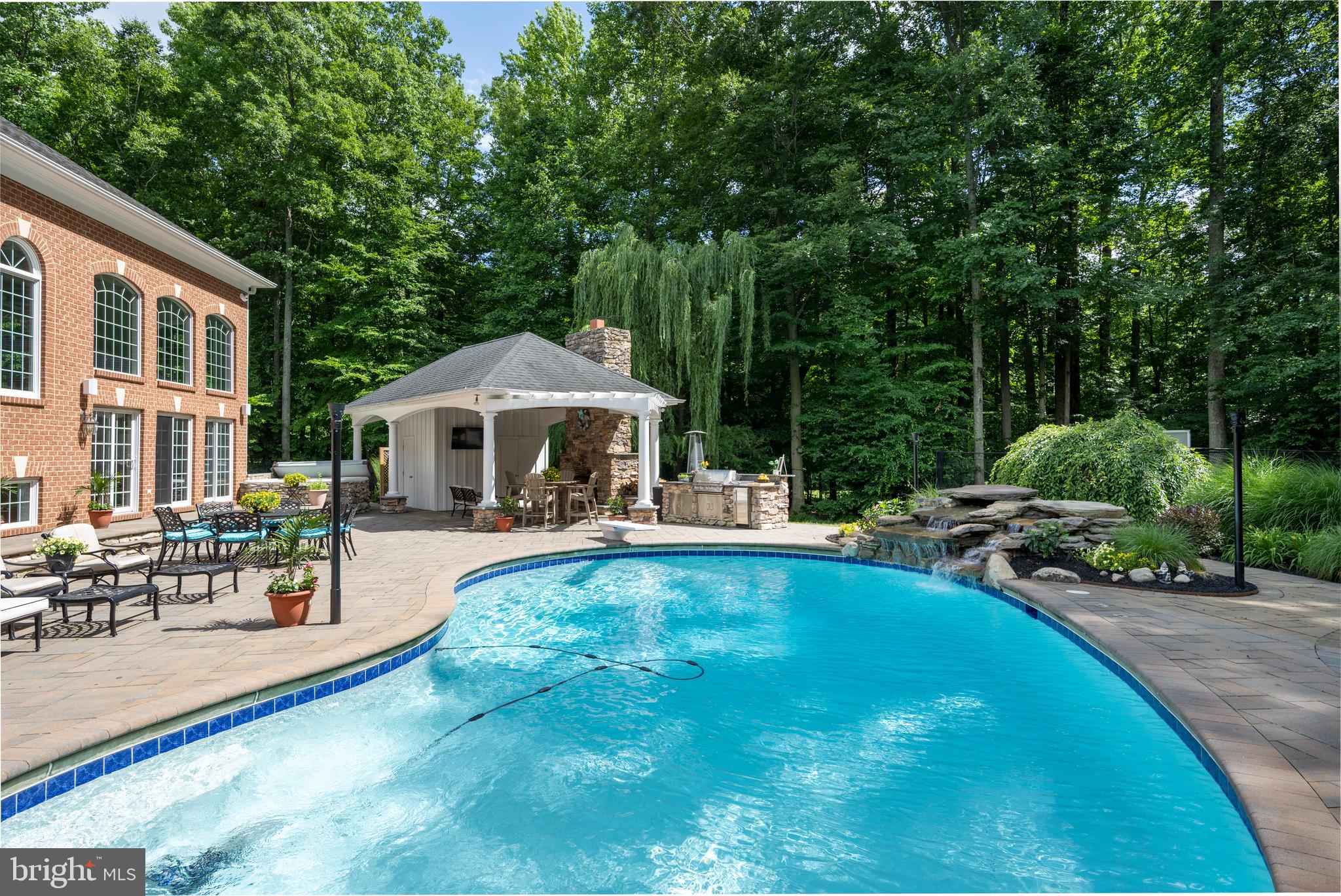 SOUTH RIVER COLONY - Residential