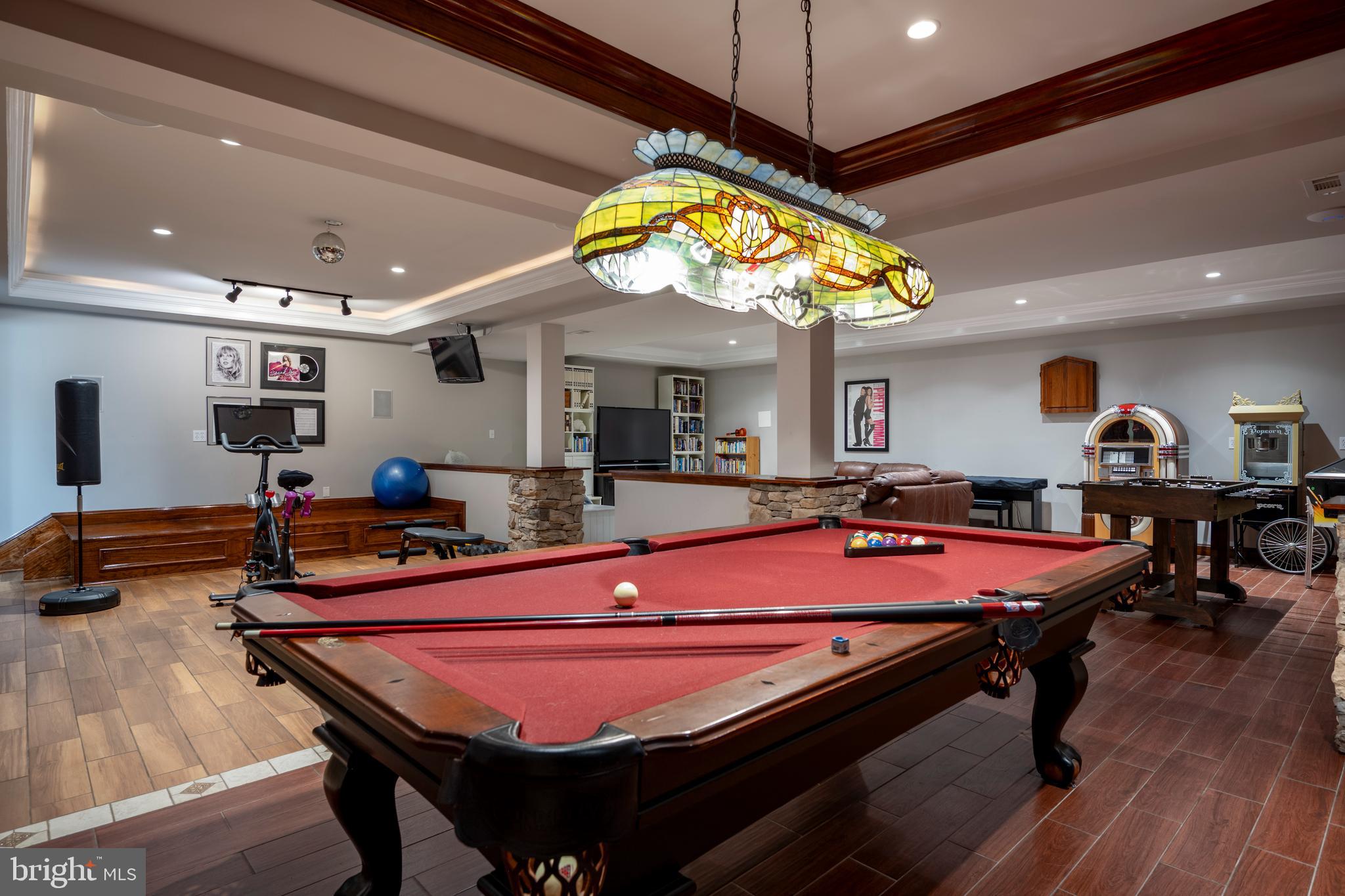 SOUTH RIVER COLONY - Residential