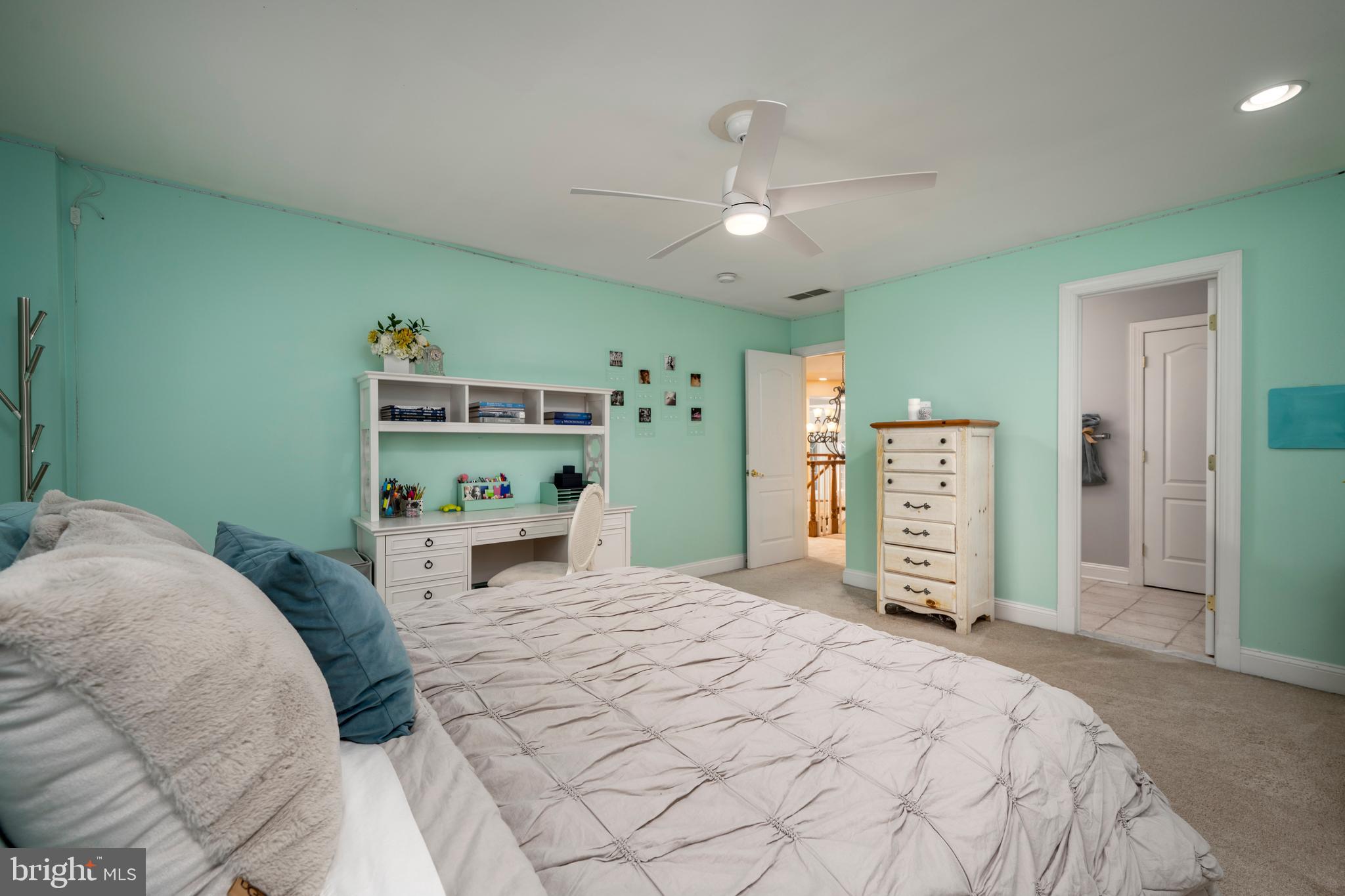 SOUTH RIVER COLONY - Residential