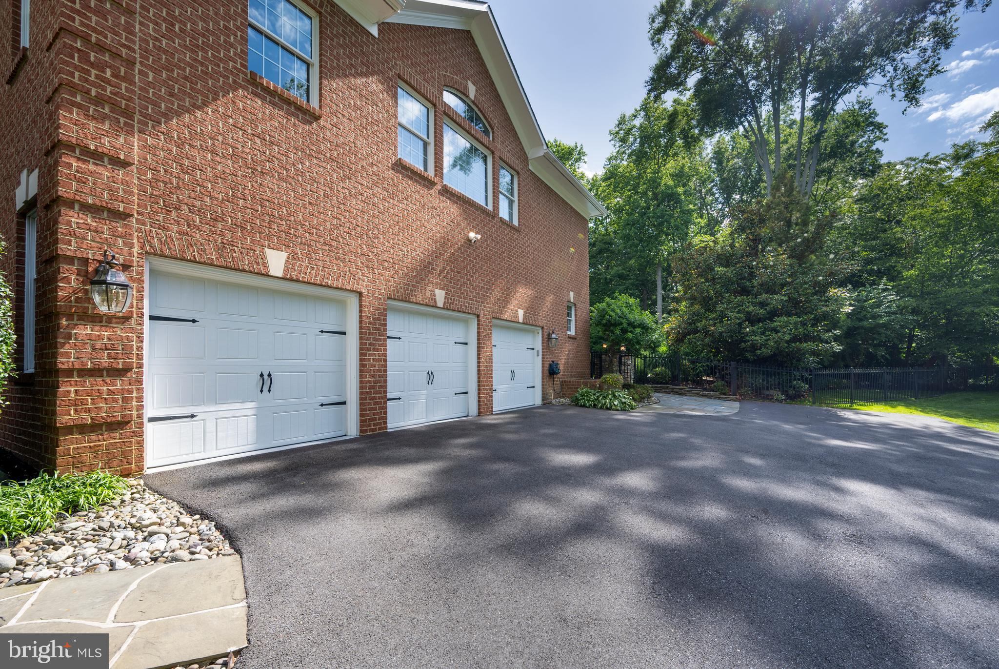 SOUTH RIVER COLONY - Residential