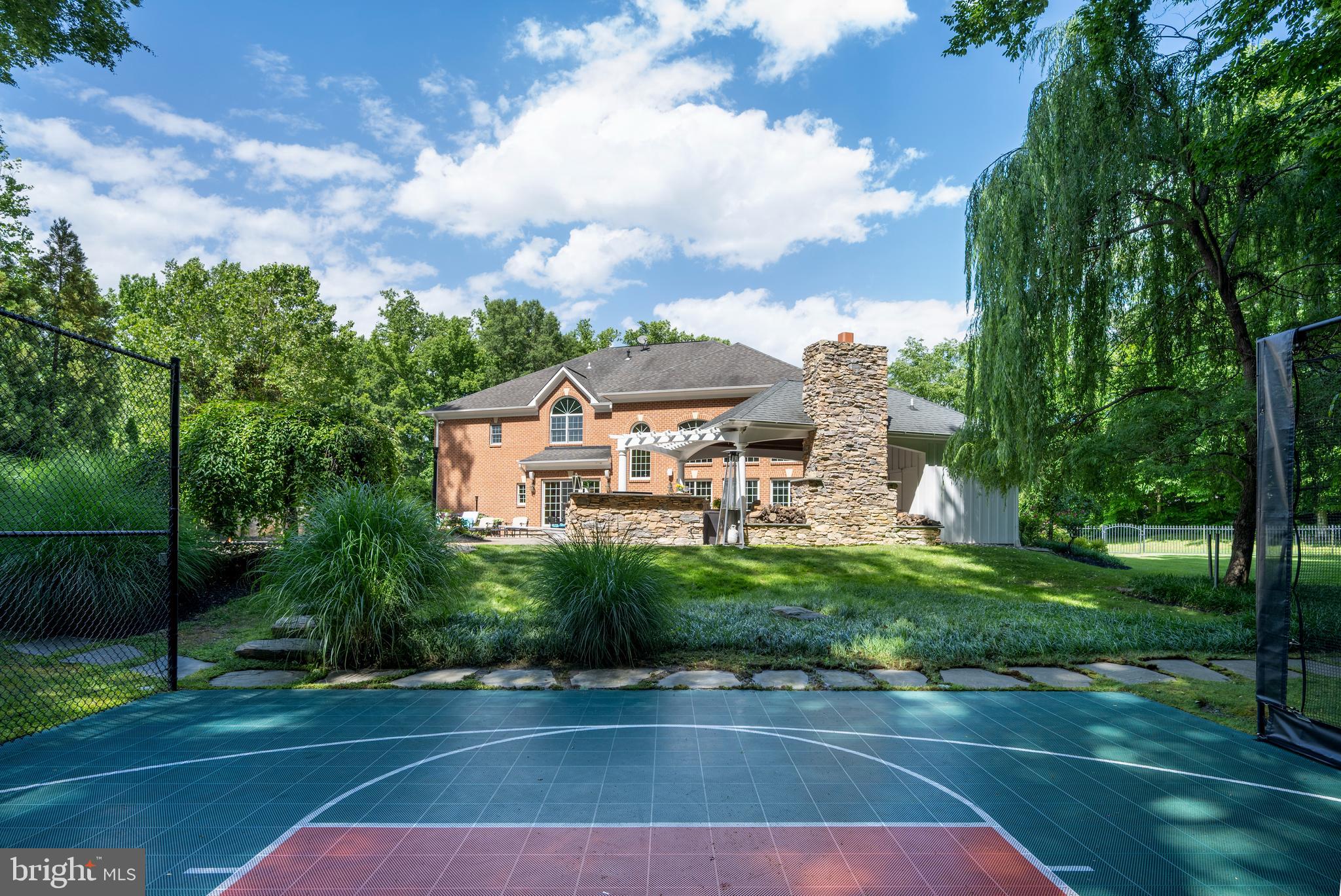 SOUTH RIVER COLONY - Residential