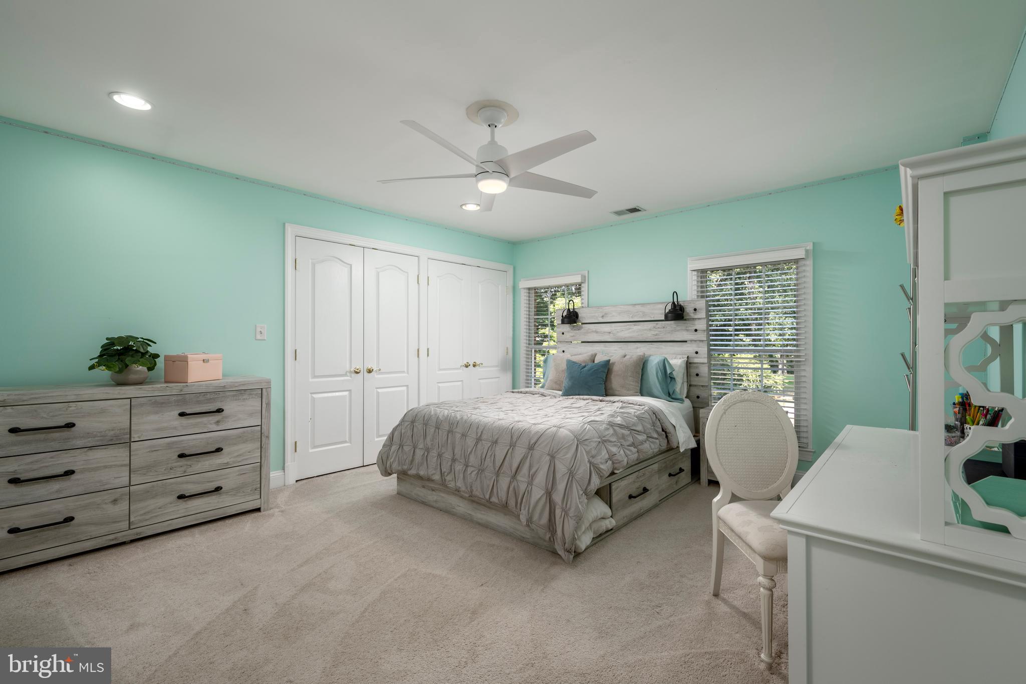 SOUTH RIVER COLONY - Residential