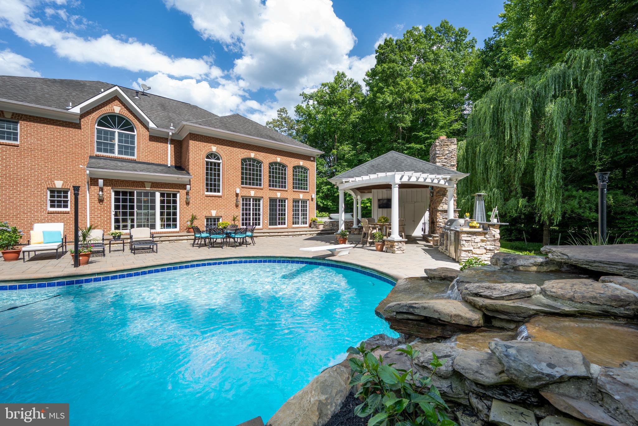 SOUTH RIVER COLONY - Residential