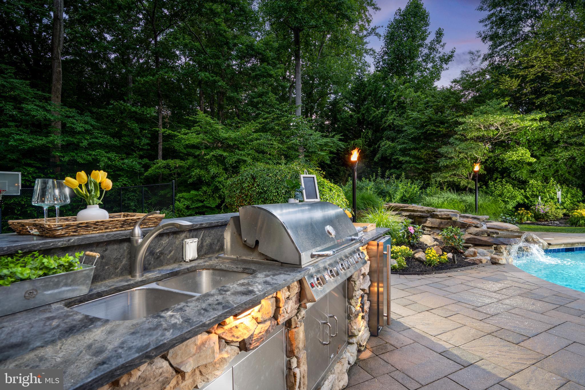 SOUTH RIVER COLONY - Residential