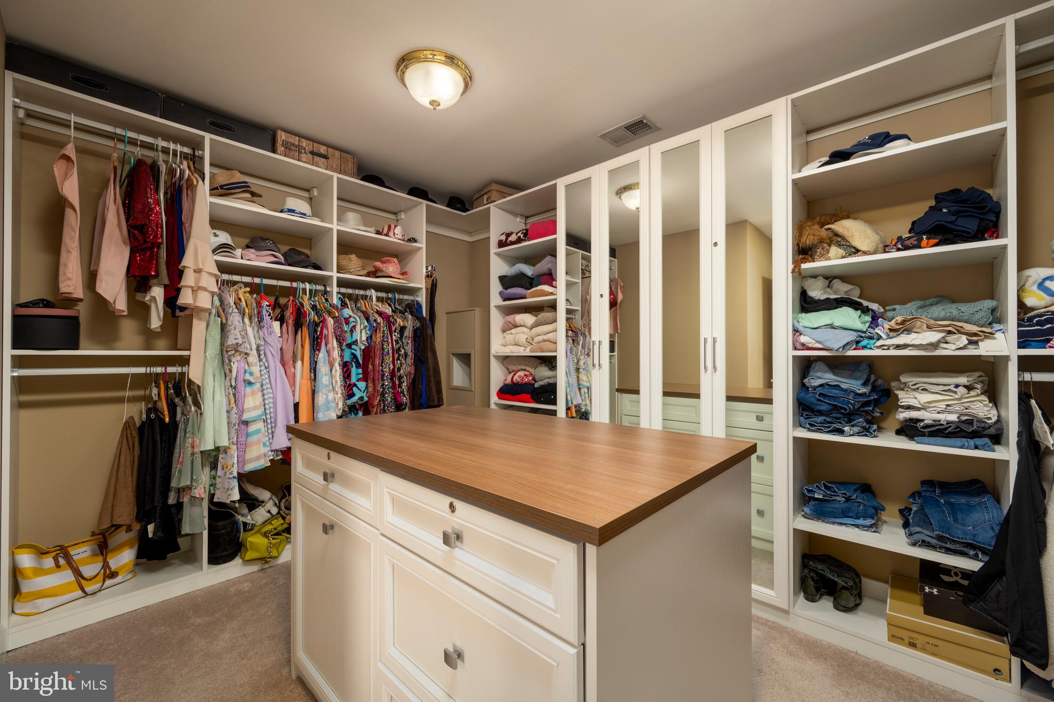 SOUTH RIVER COLONY - Residential