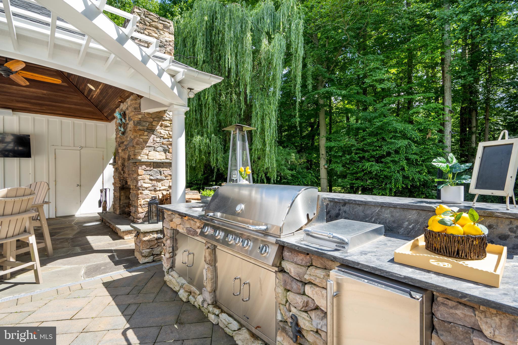 SOUTH RIVER COLONY - Residential