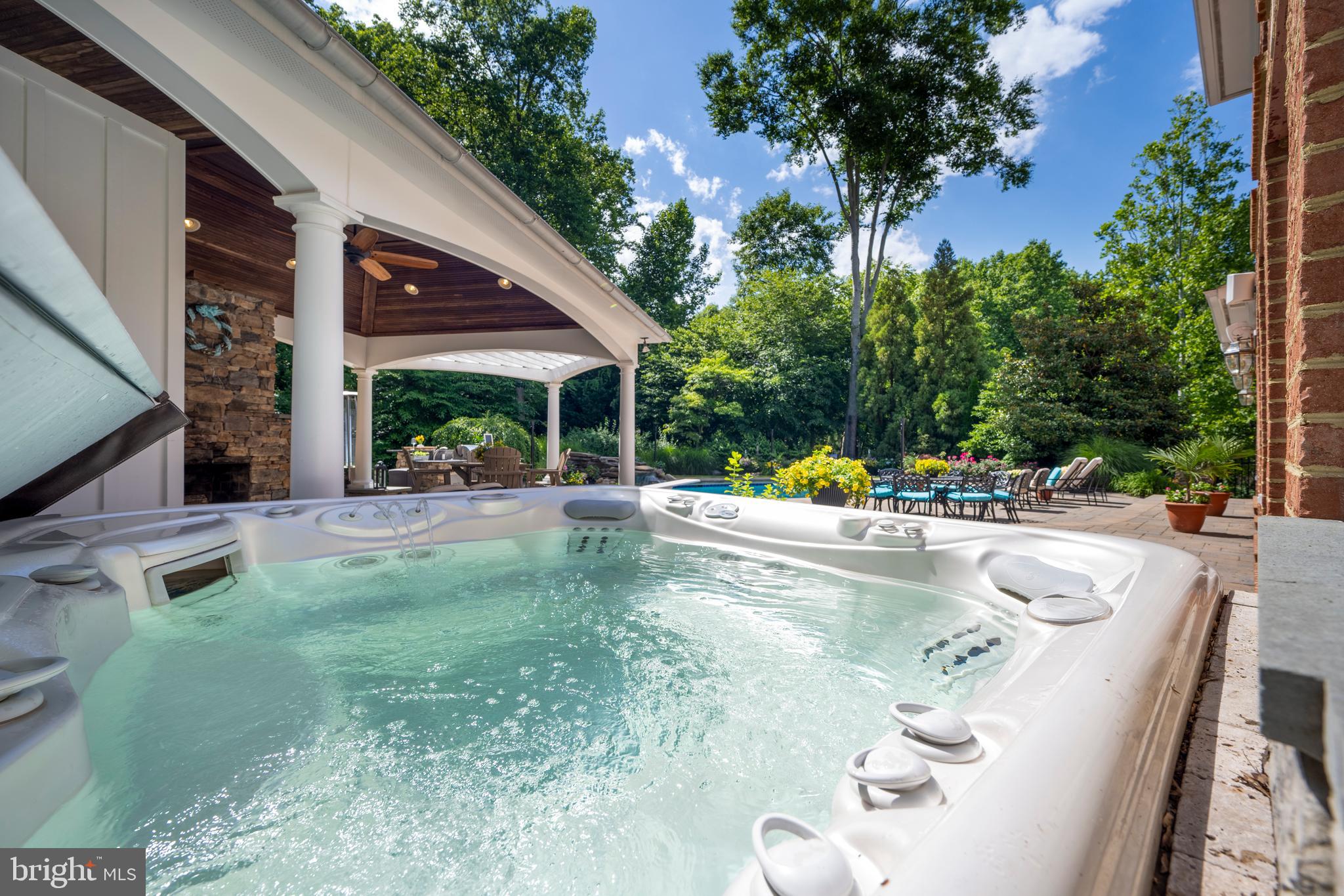 SOUTH RIVER COLONY - Residential