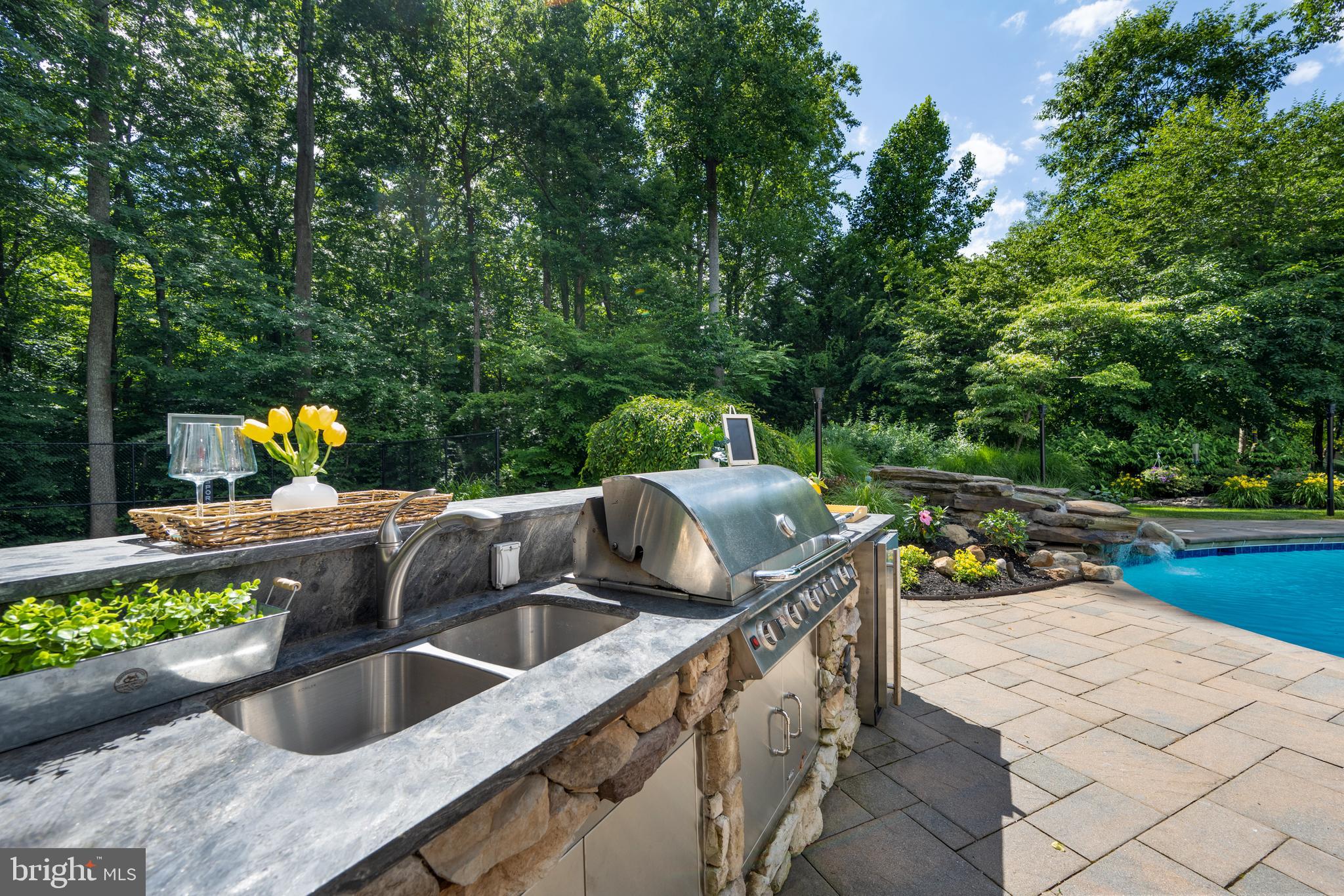 SOUTH RIVER COLONY - Residential