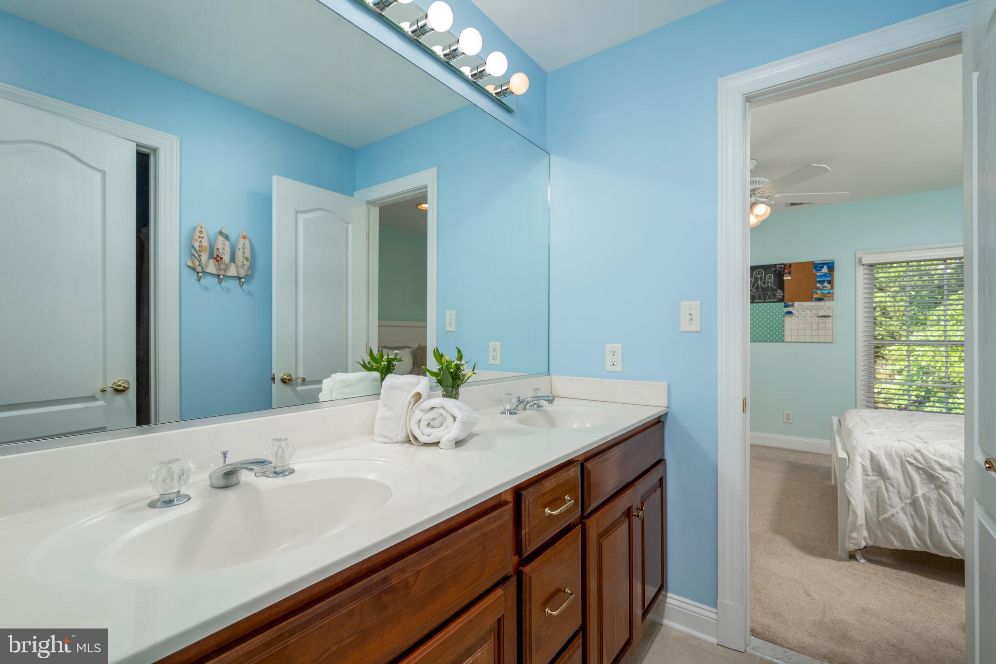 SOUTH RIVER COLONY - Residential