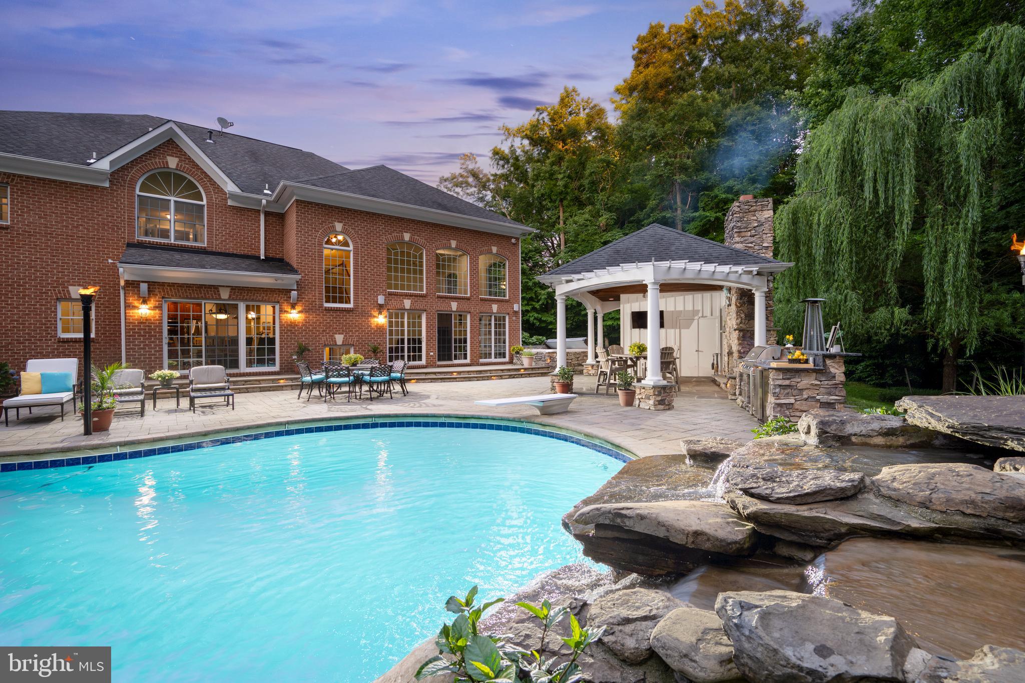 SOUTH RIVER COLONY - Residential