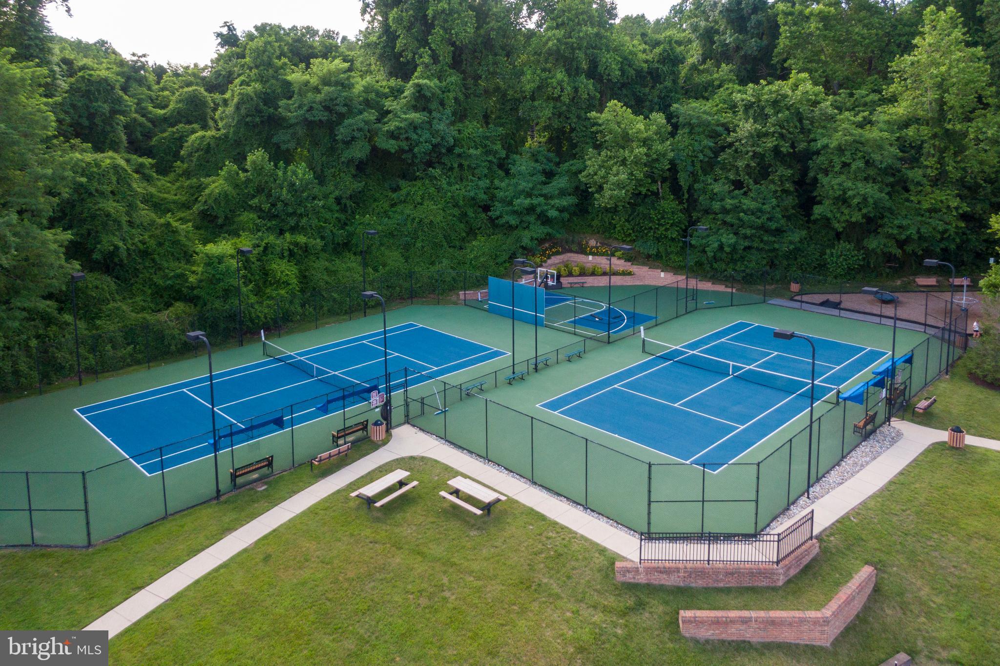 SOUTH RIVER COLONY - Residential