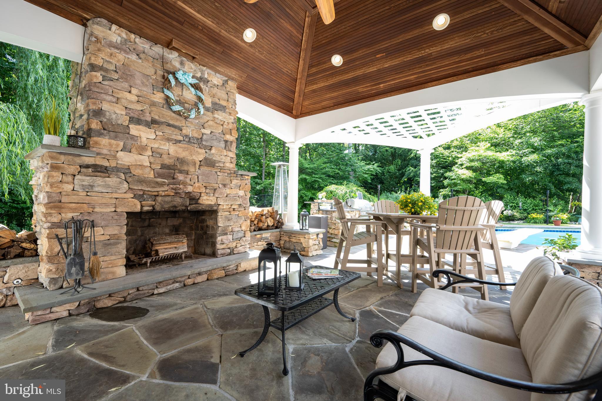 SOUTH RIVER COLONY - Residential