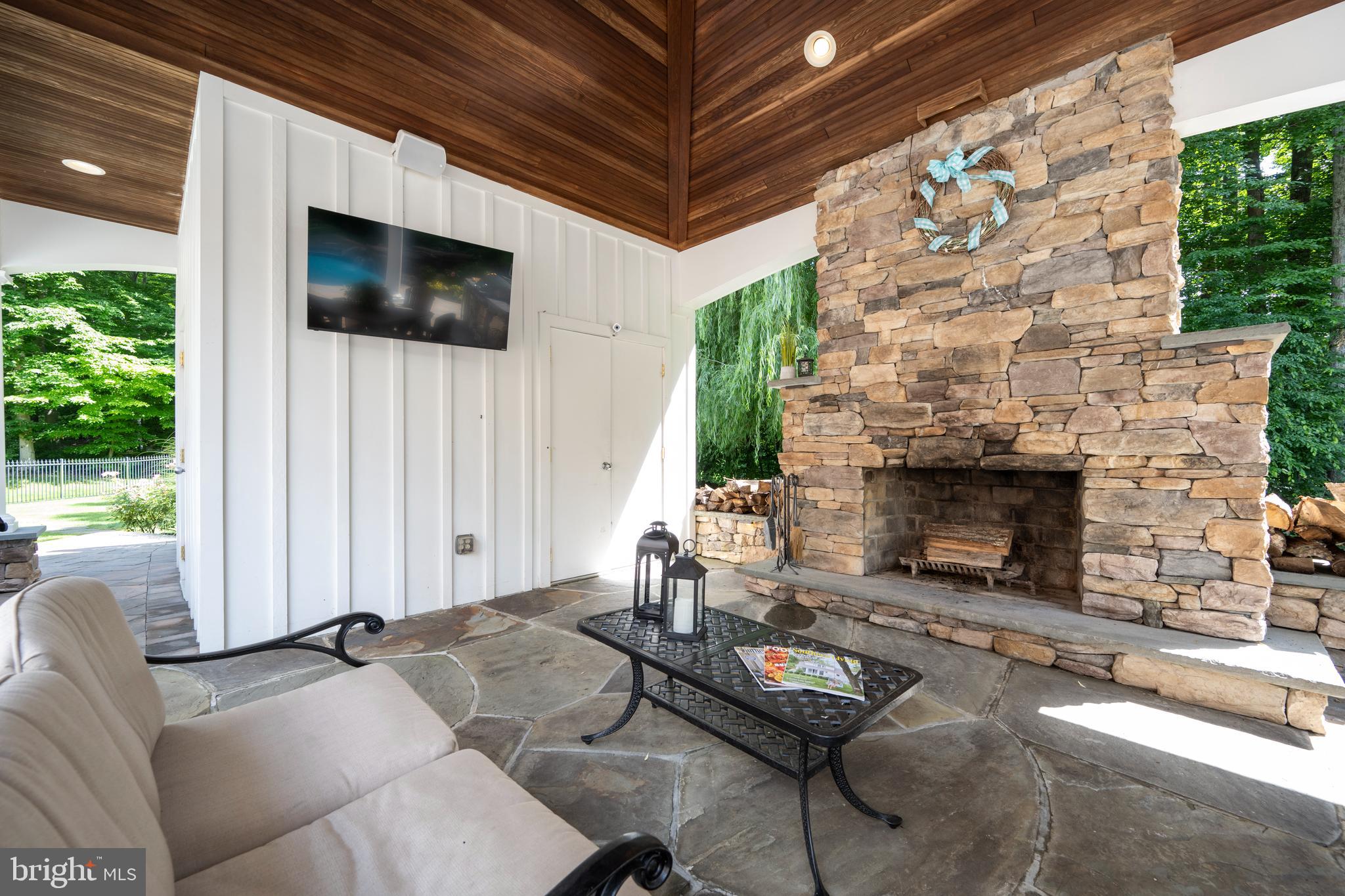 SOUTH RIVER COLONY - Residential